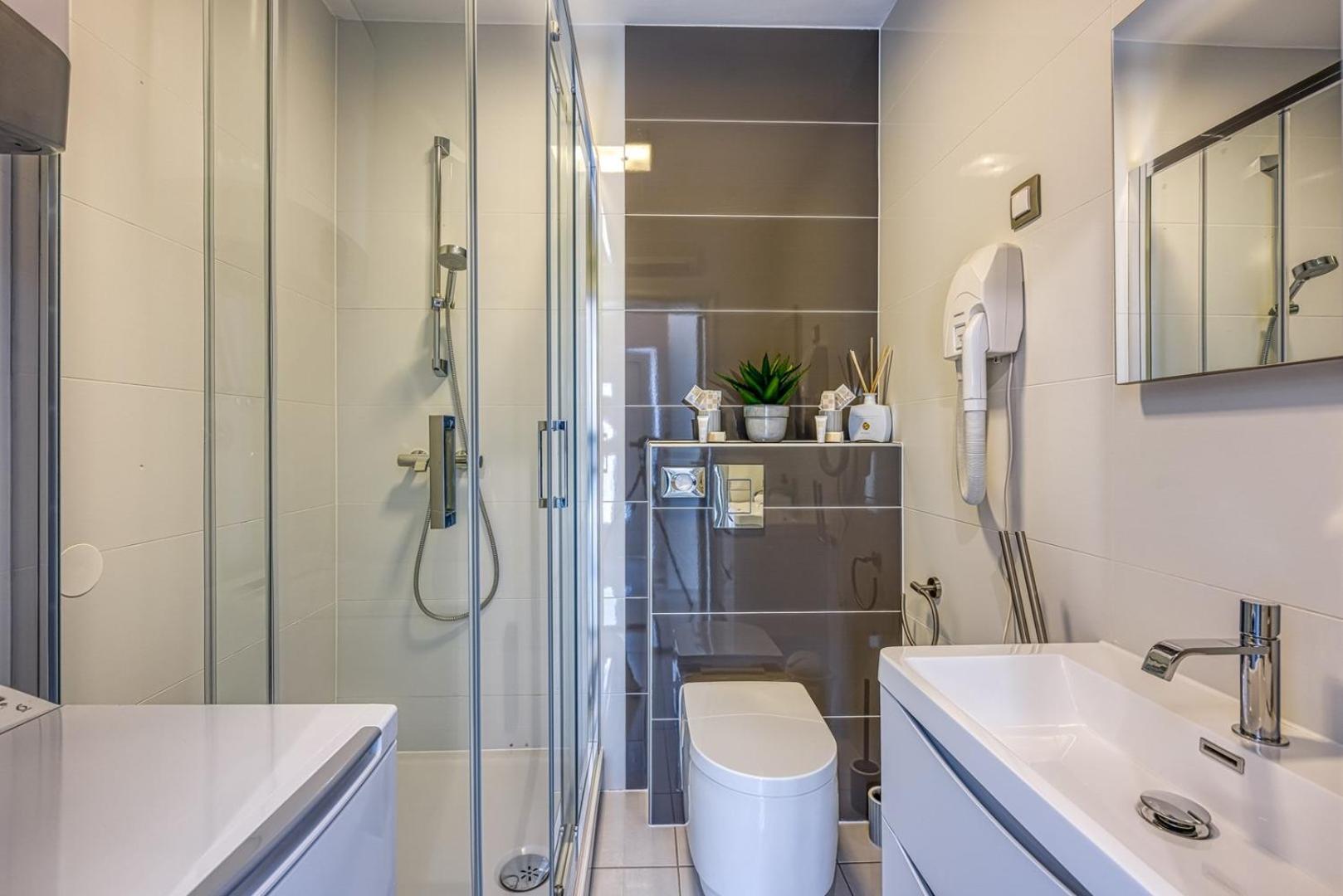 Luxury Apartment with Whirlpool