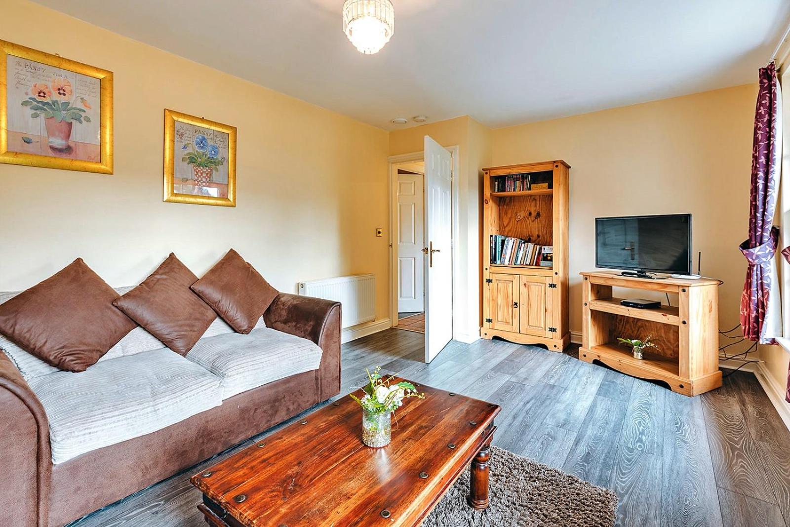 Finest Retreats - Netley Hall - Rose view 3