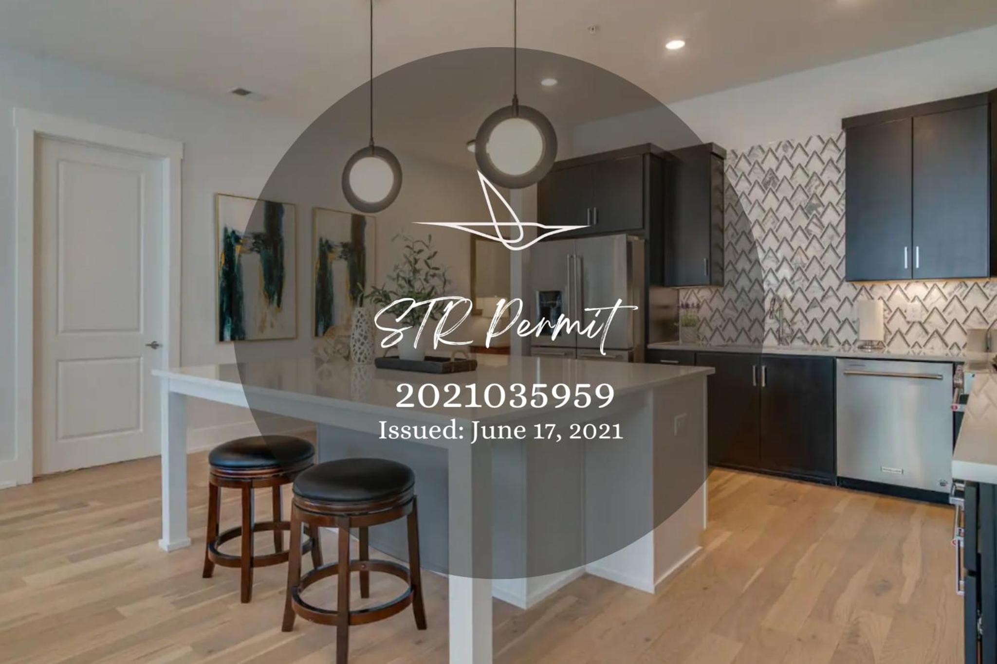 Roomy 1-Level Condo Near Vanderbilt With Parking, 1 Story, Secure Parking, Patio 3 miles to Broadway view 3