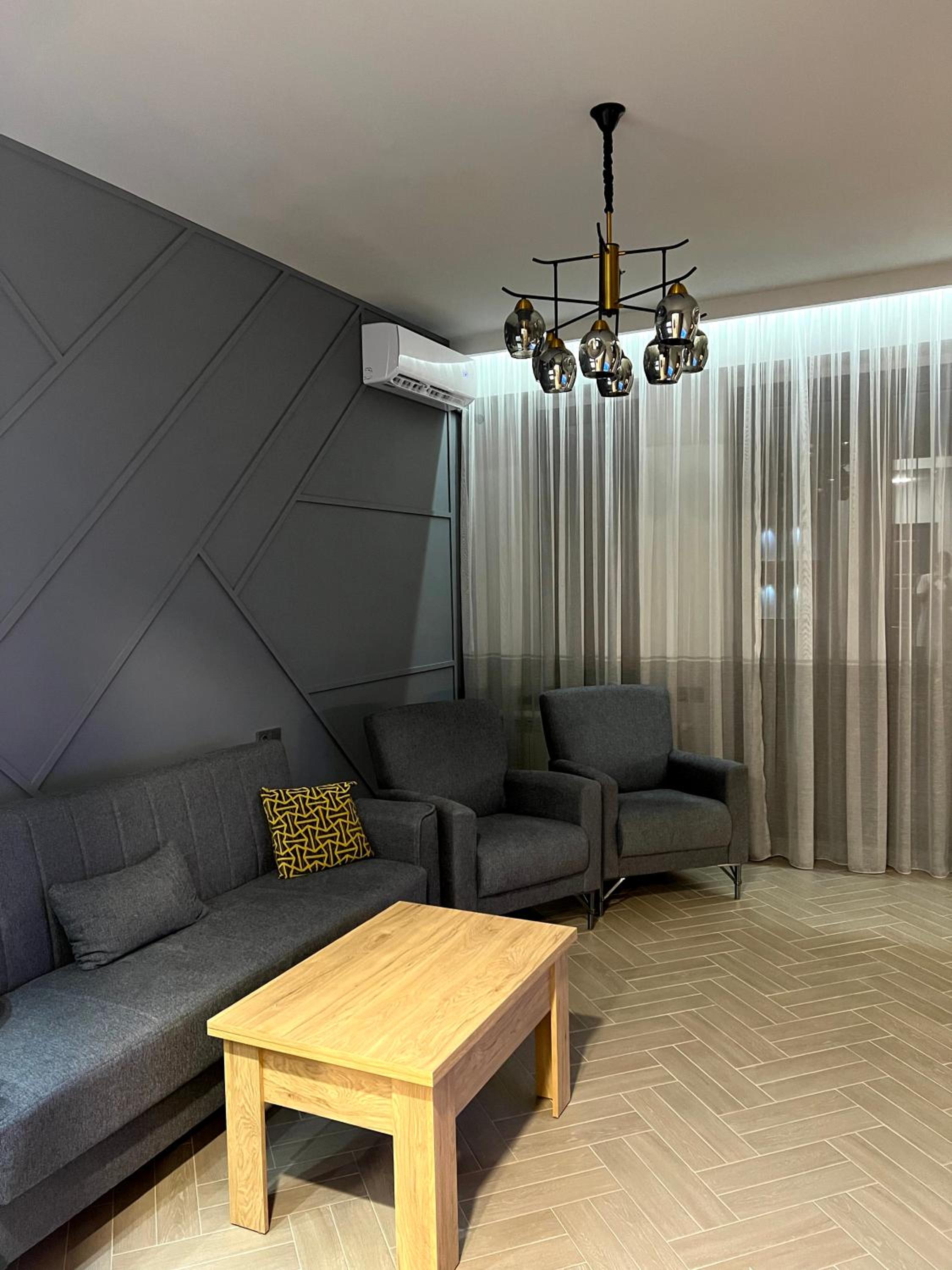 Modern Family Comfort: Yerevan/Wi-Fi, Balcony, AC