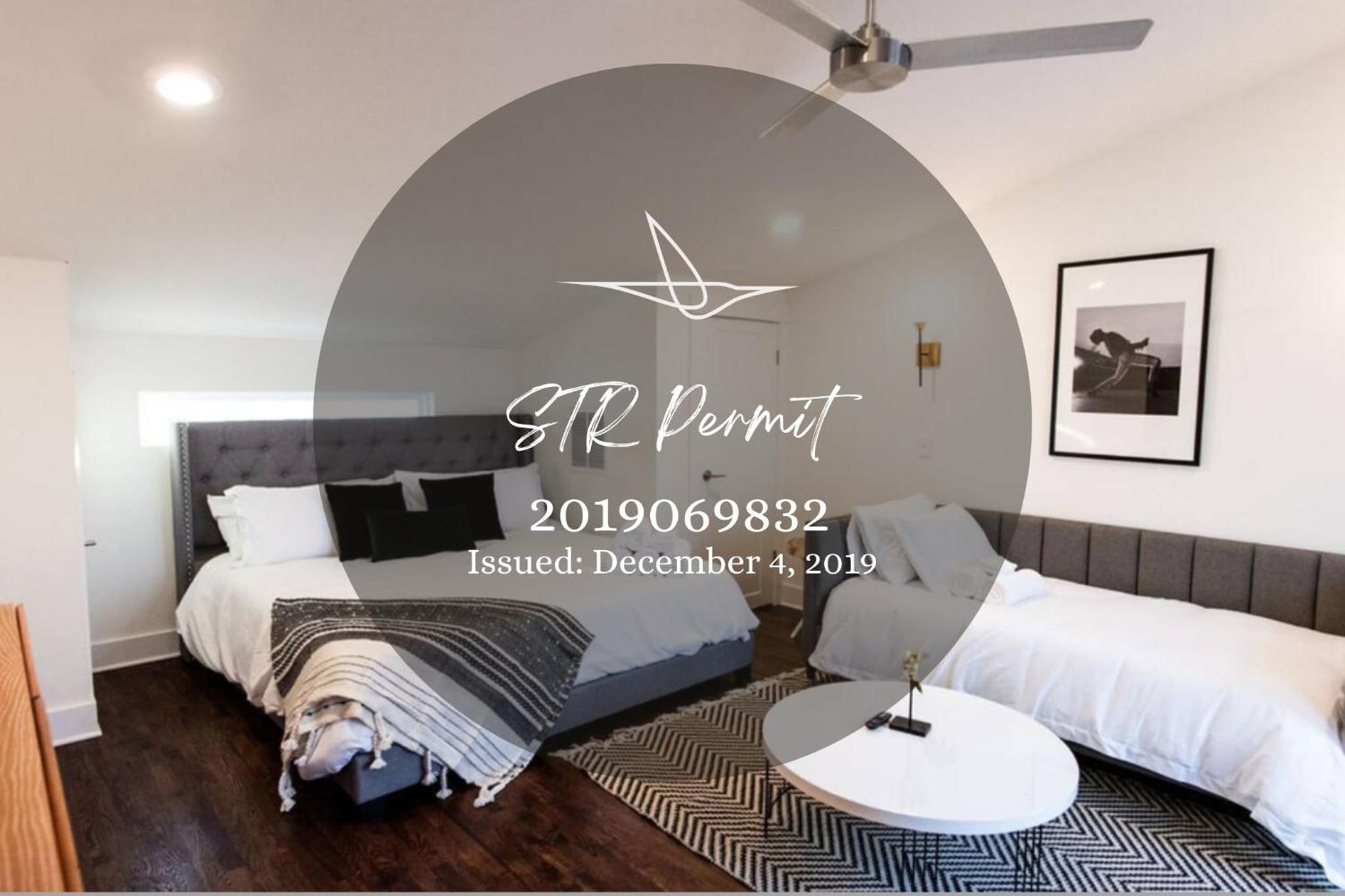 Hillsboro Village Retreat Garage Rooftop Deck Sleeps 12 Sophisticated Open Living & Gourmet Kitchen Smart TVs Pet-Friendly w Private Garage Walk to Vanderb view 5