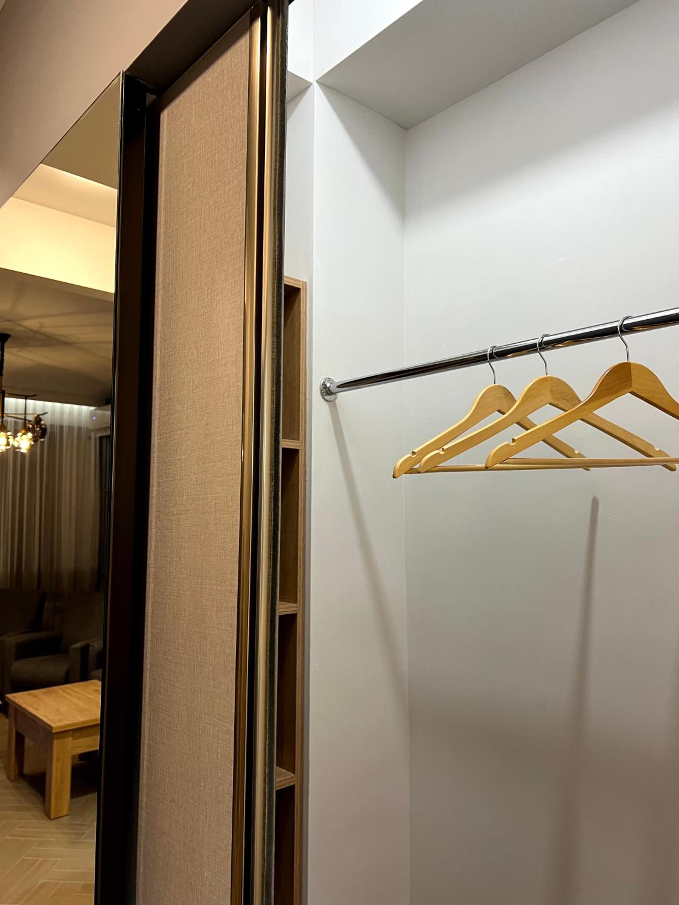 Modern Family Comfort: Yerevan/Wi-Fi, Balcony, AC
