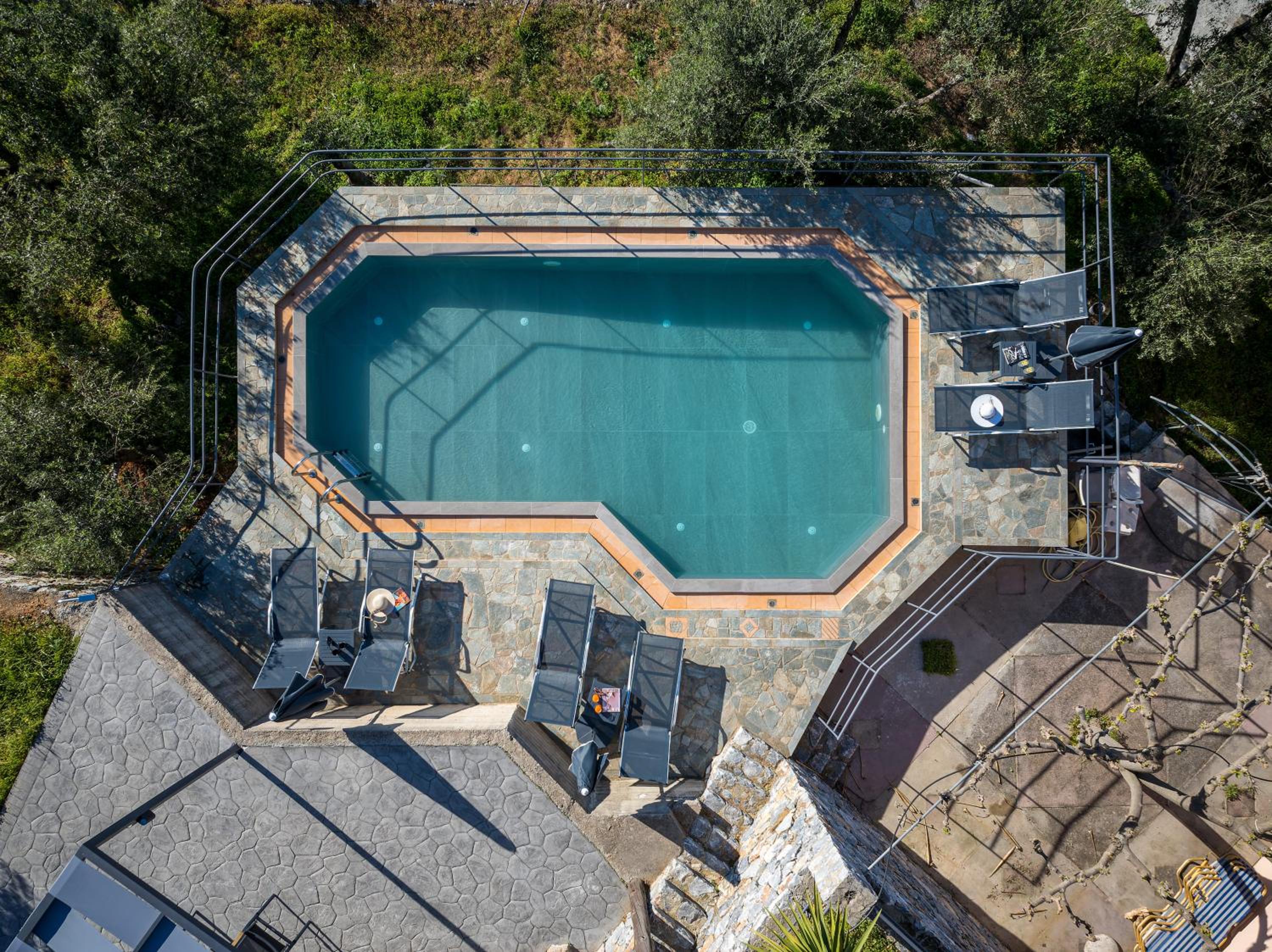 Chrisiis Villa