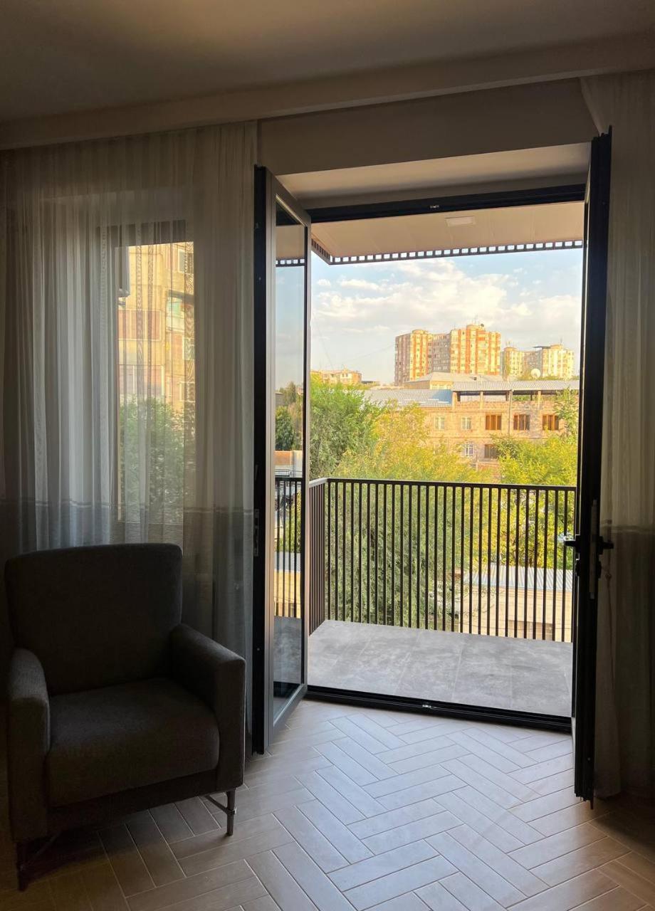 Modern Family Comfort: Yerevan/Wi-Fi, Balcony, AC