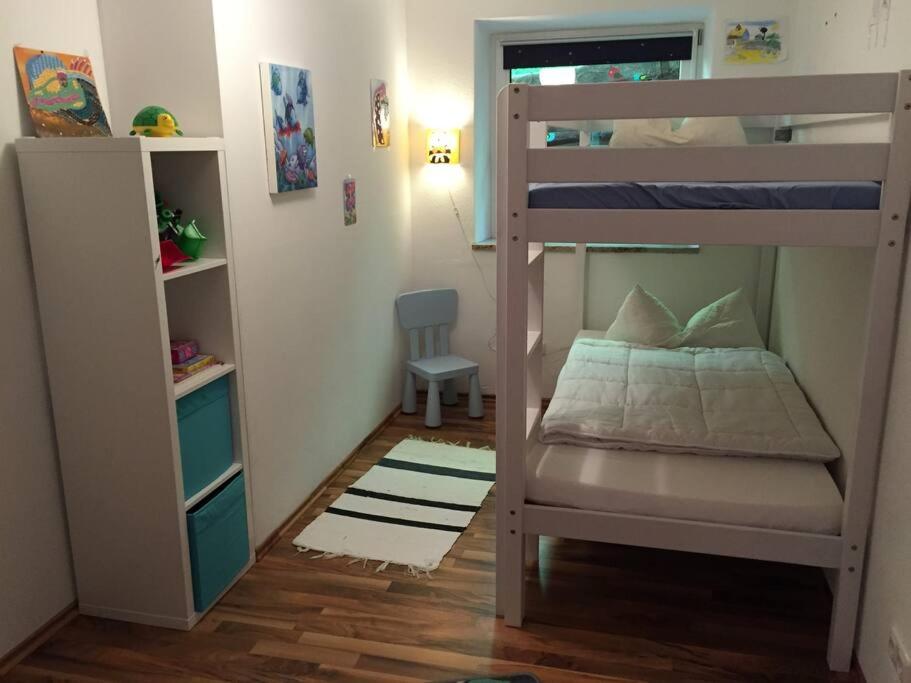 Large 8 Bed Apartment. Perfect Location.