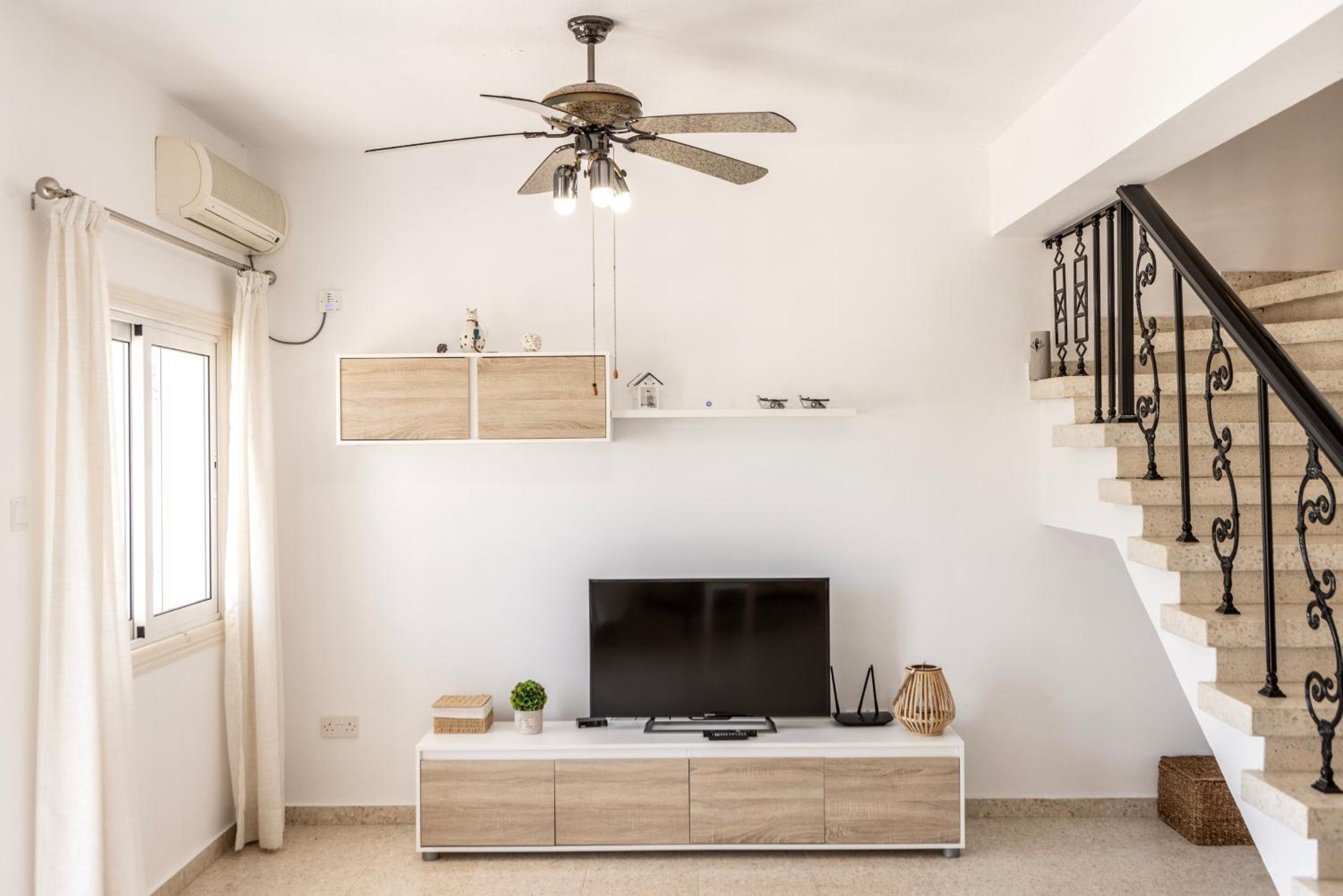 Ayia Thekla Sea Breeze Villa