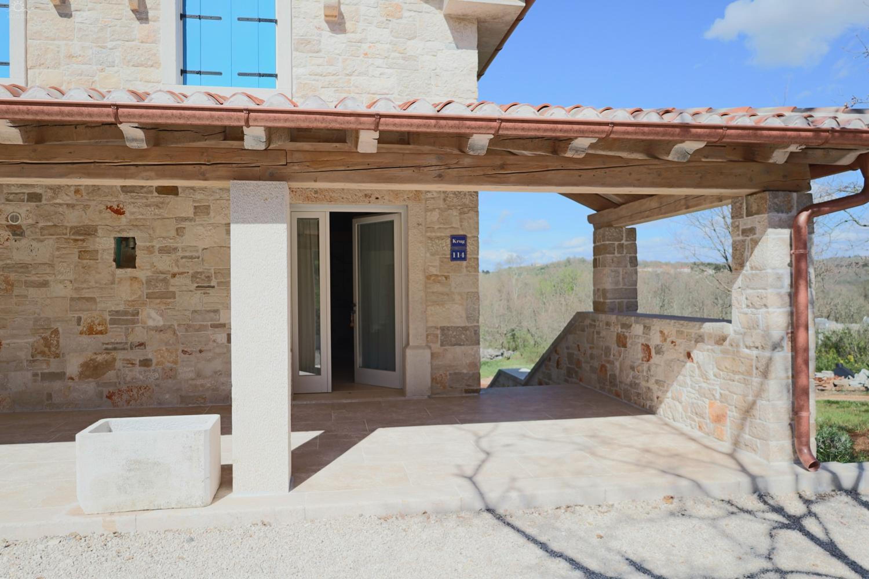 Villa Krug with 3 br and a pool immersed in nature near Buje