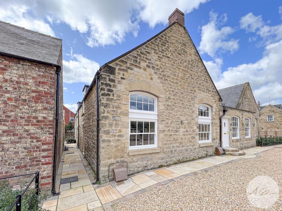 Exceptional Holiday Home 5 with Hot Tub Pickering view 4