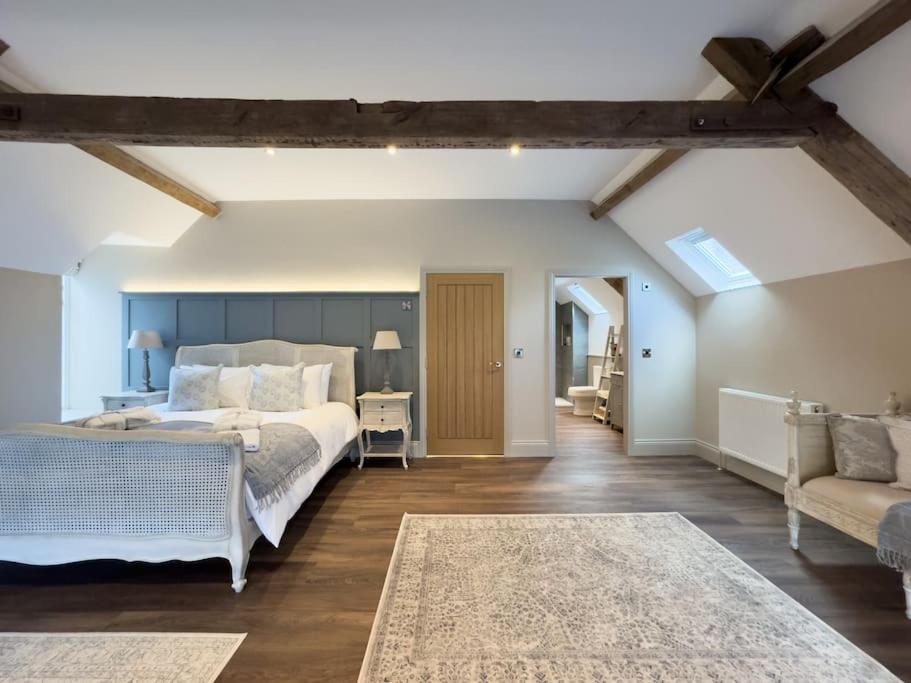 Exceptional Holiday Home 5 with Hot Tub Pickering view 5