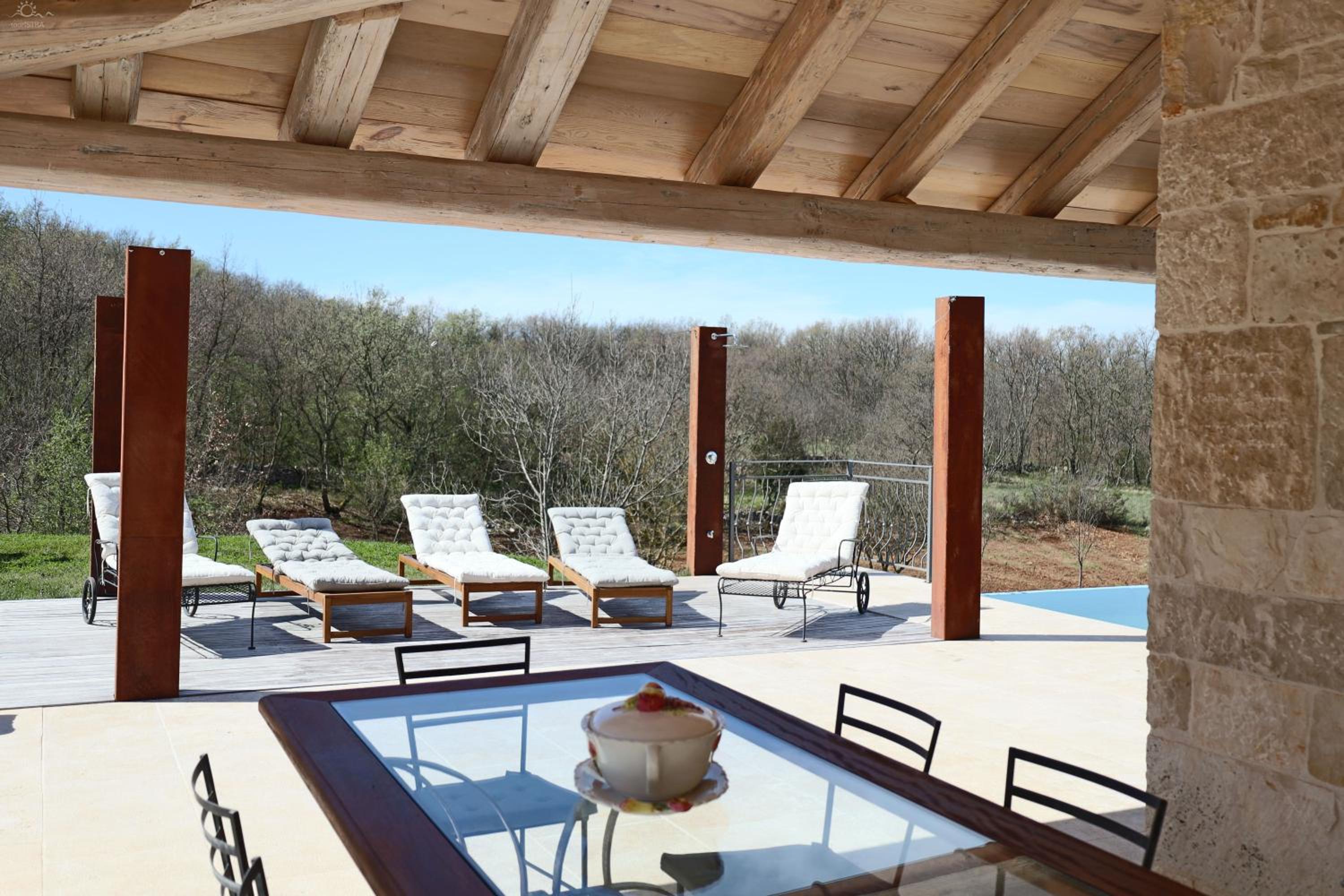 Villa Krug with 3 br and a pool immersed in nature near Buje