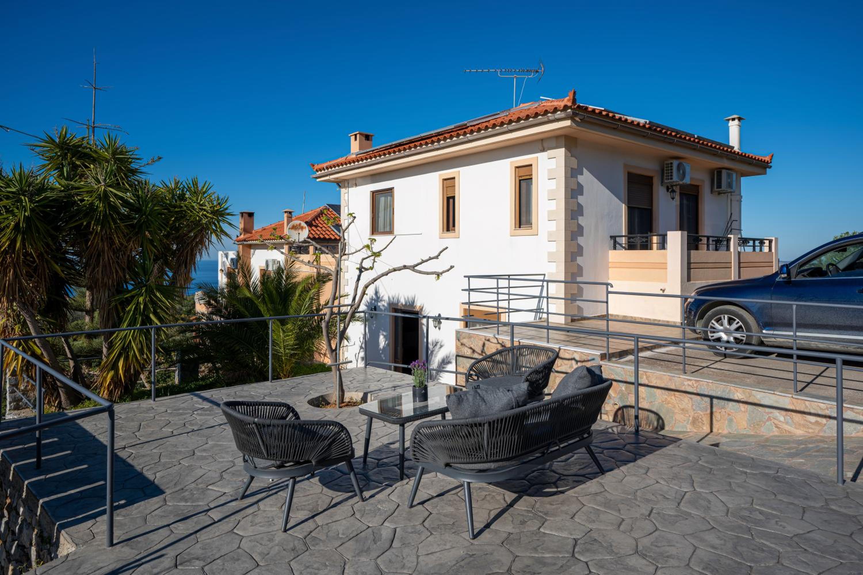 Chrisiis Villa