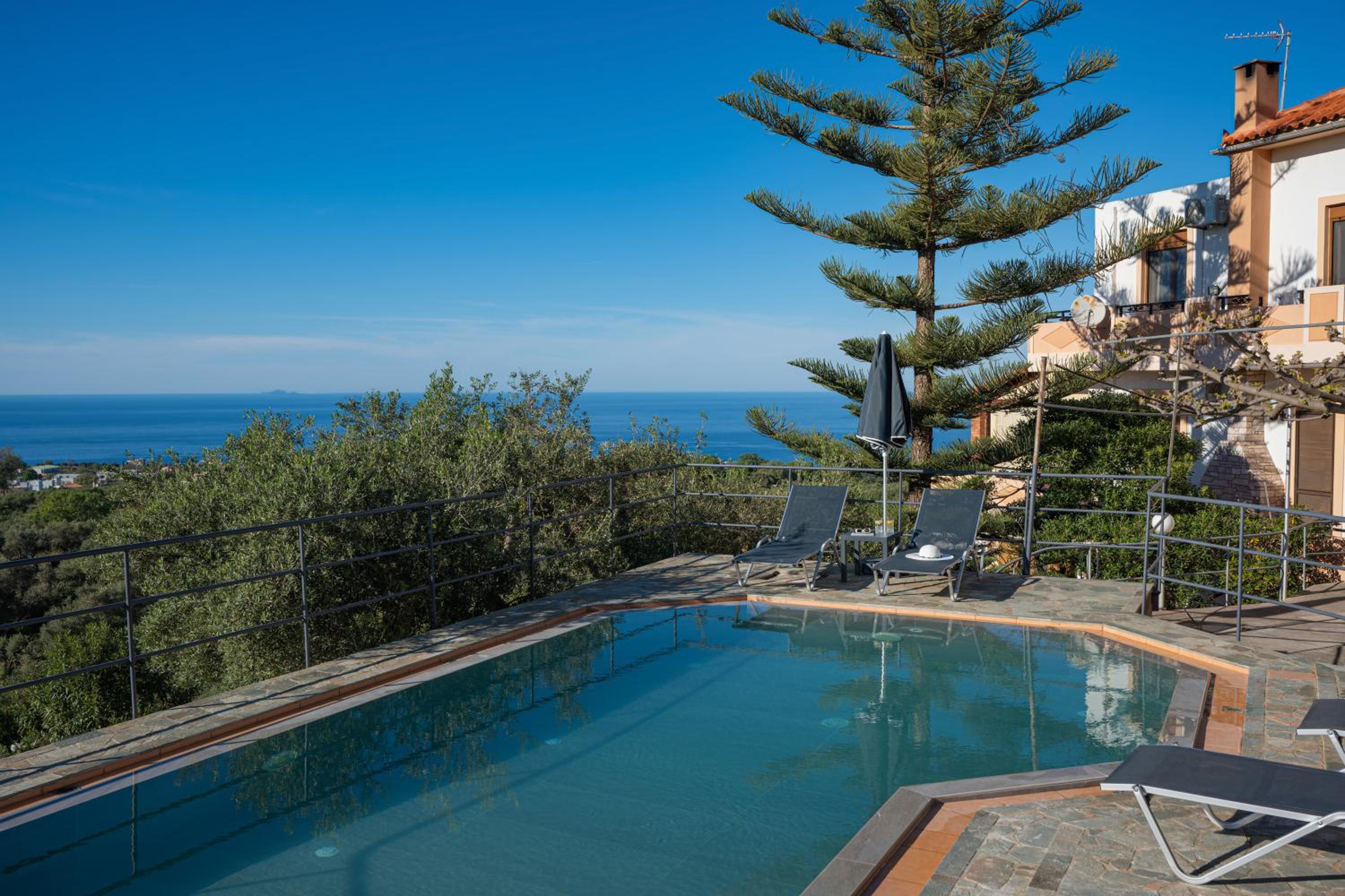 Chrisiis Villa
