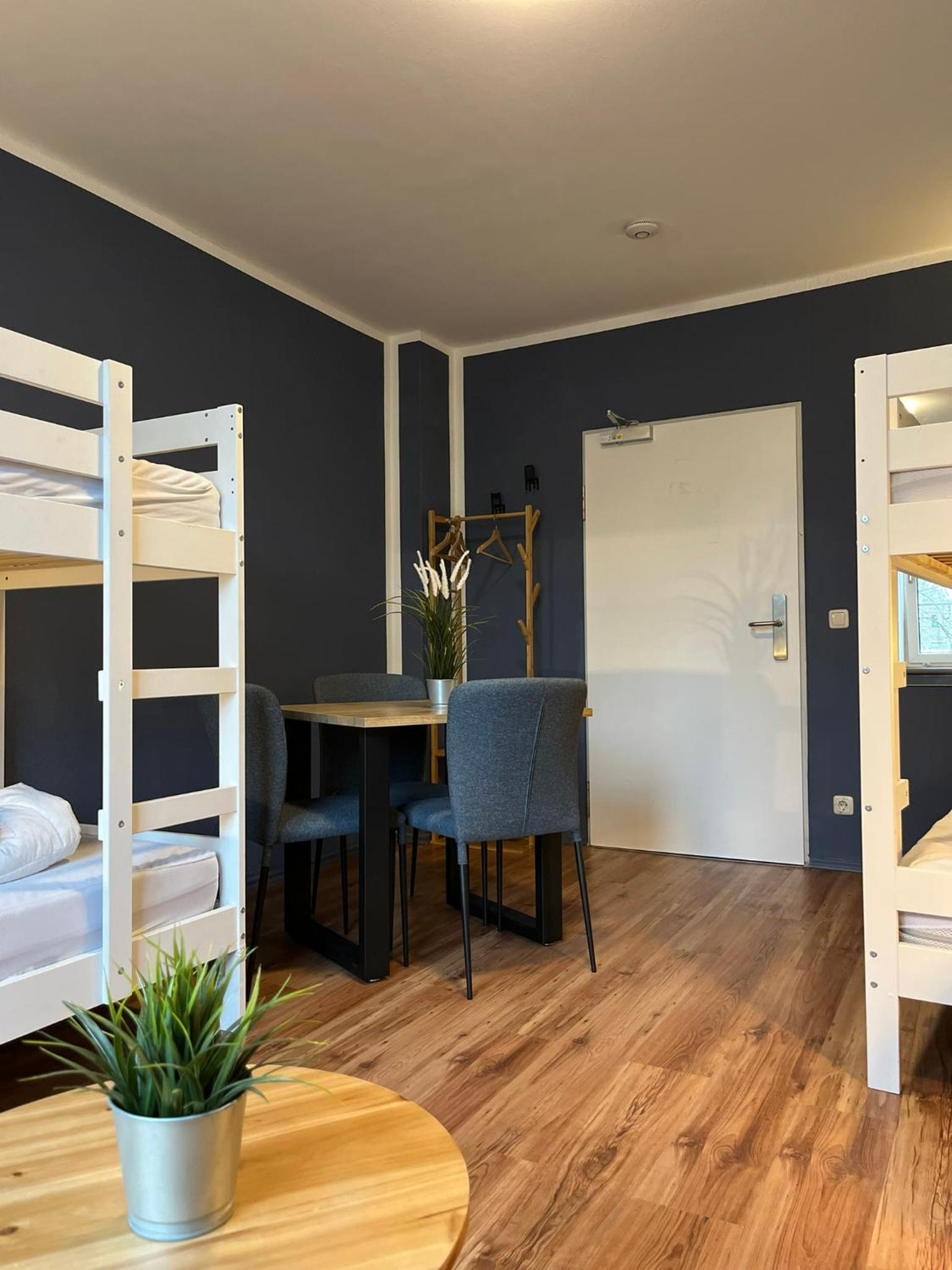 Blue Doors Hostel KTV