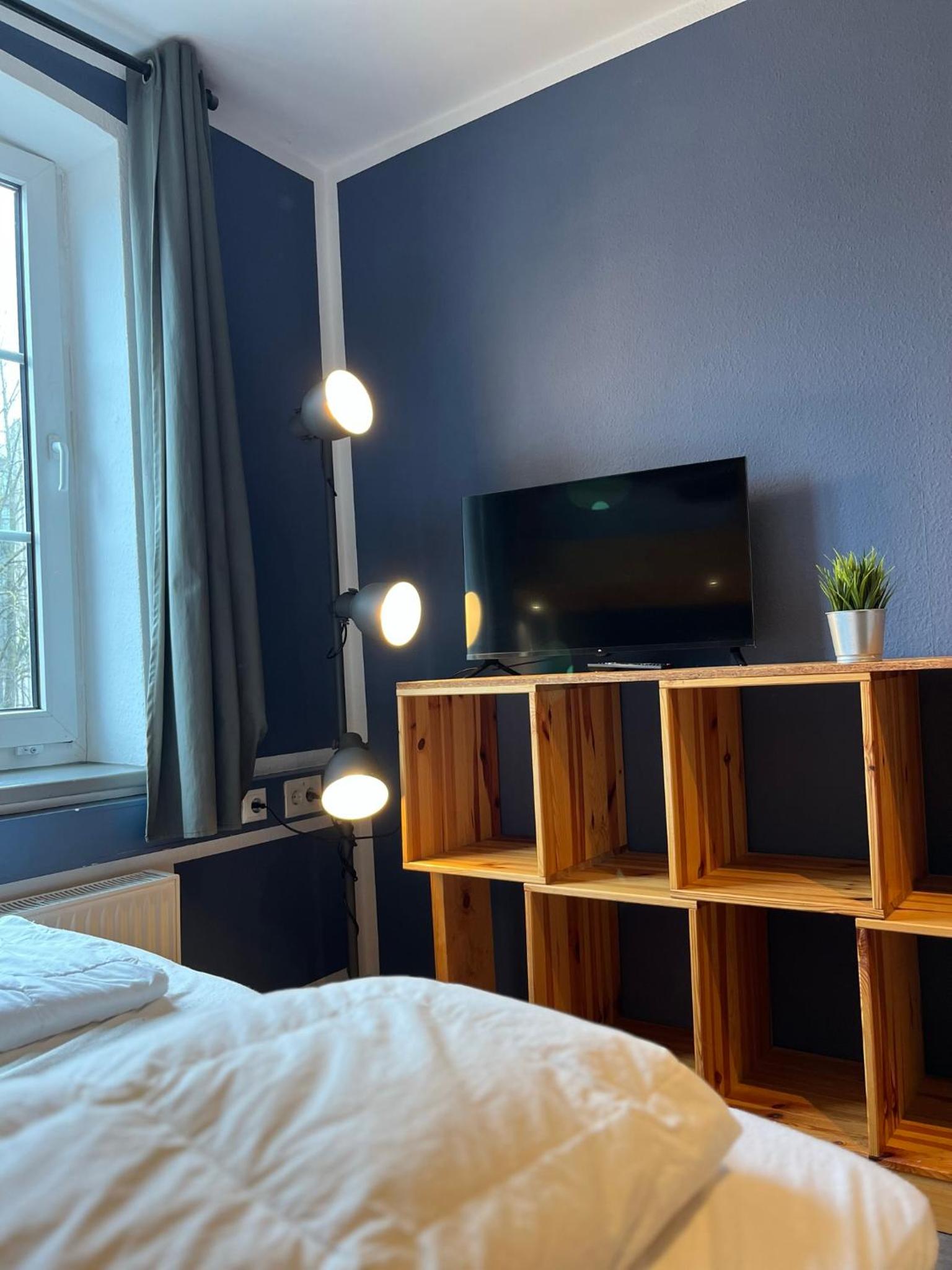 Blue Doors Hostel KTV