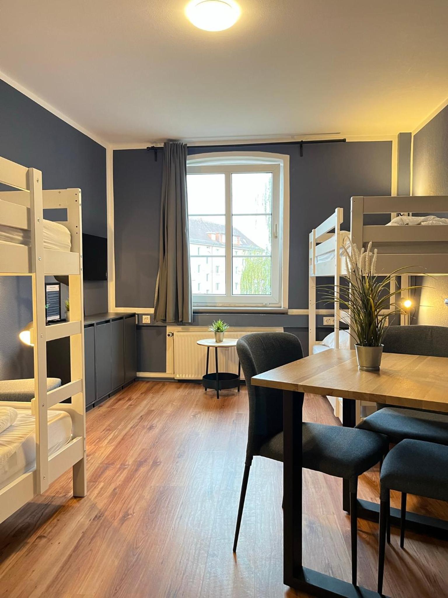 Blue Doors Hostel KTV