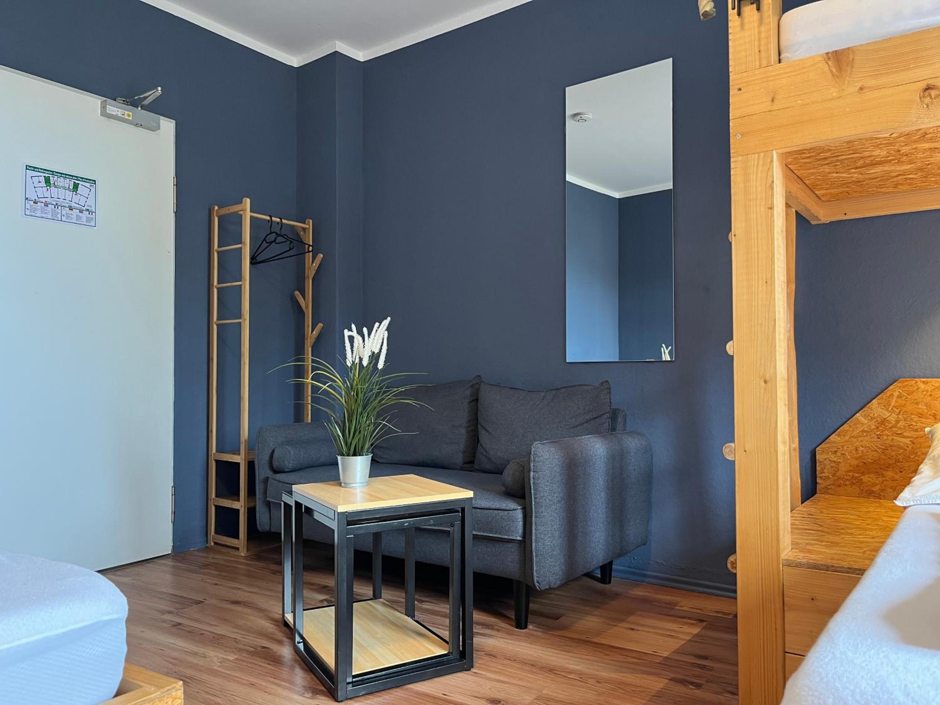 Blue Doors Hostel KTV