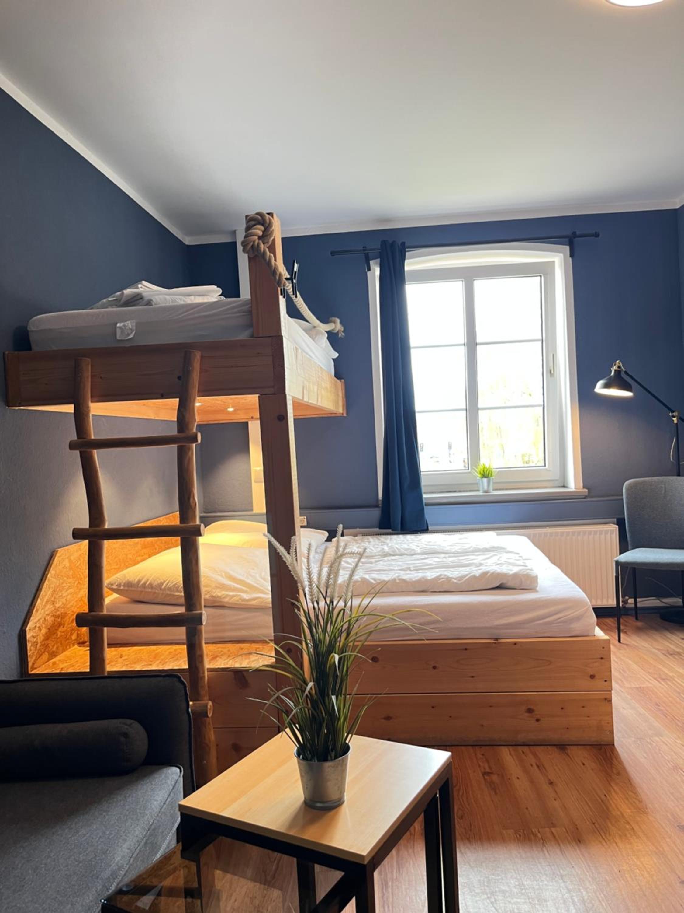 Blue Doors Hostel KTV