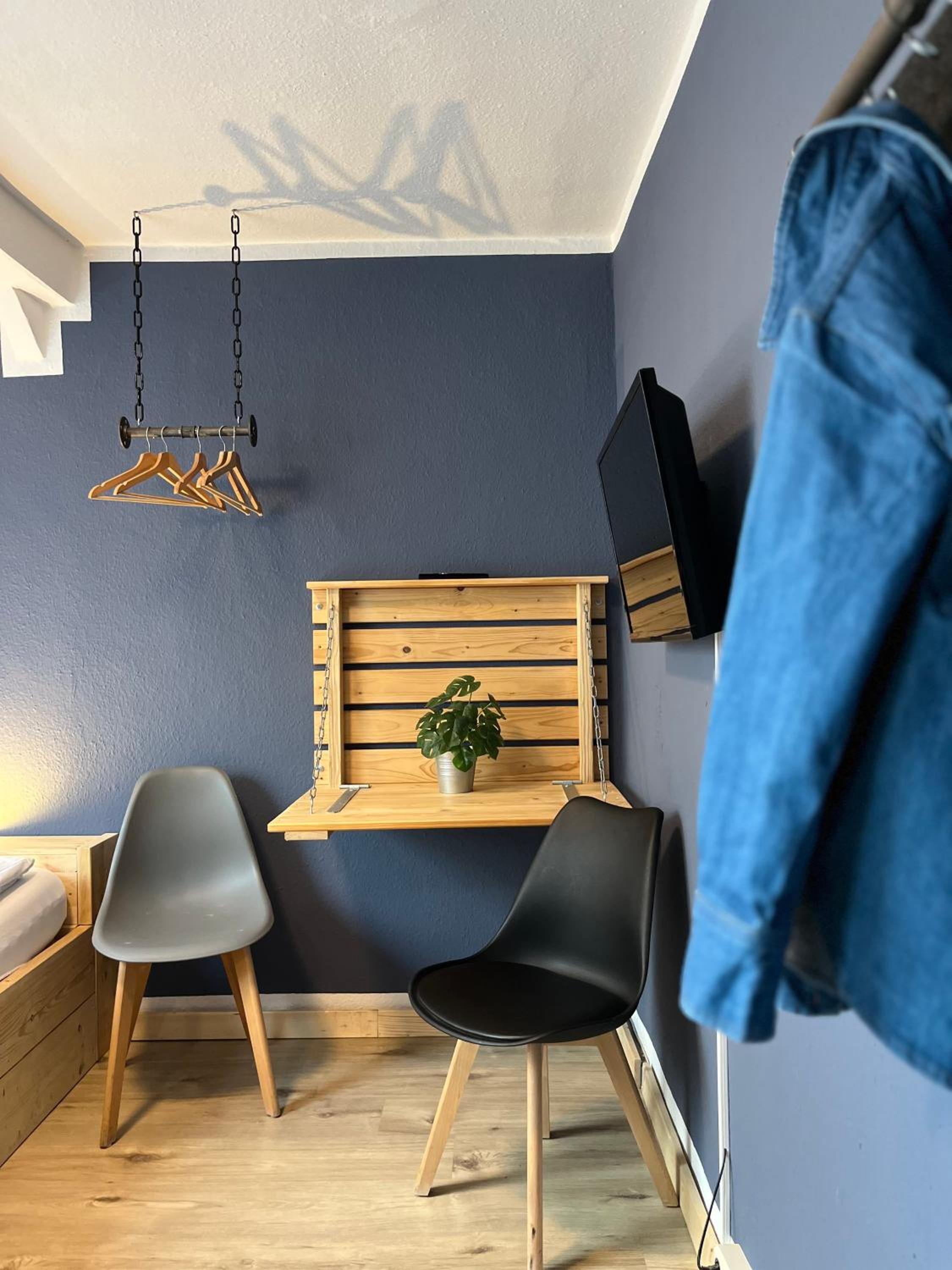 Blue Doors Hostel KTV