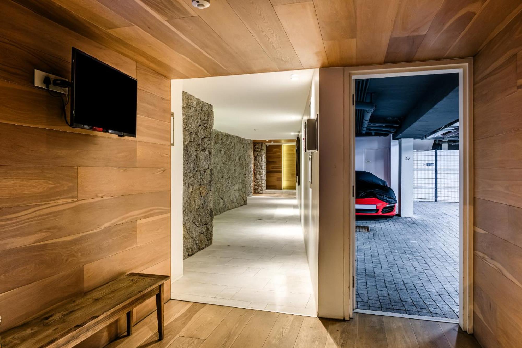 Rock Residence