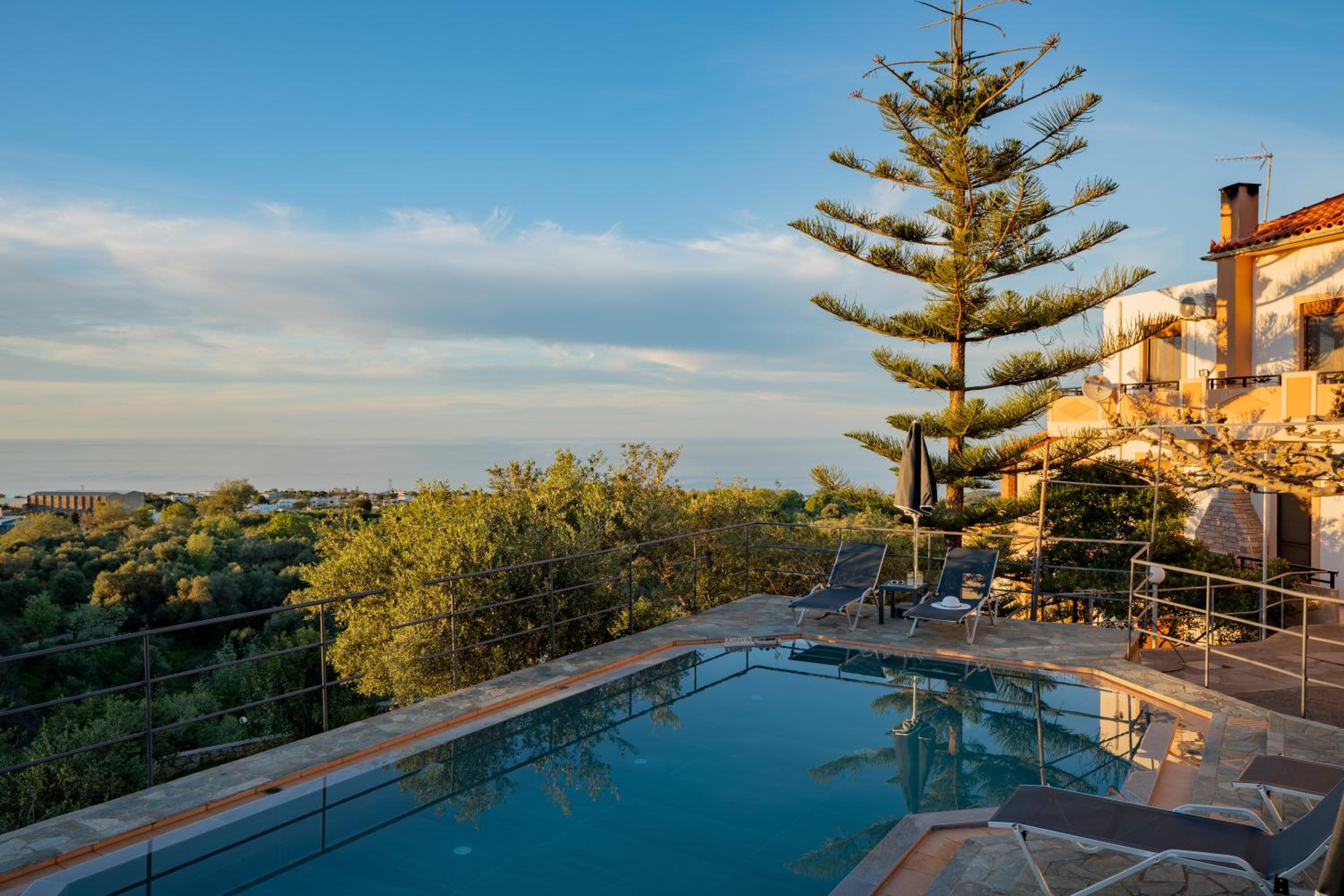 Chrisiis Villa