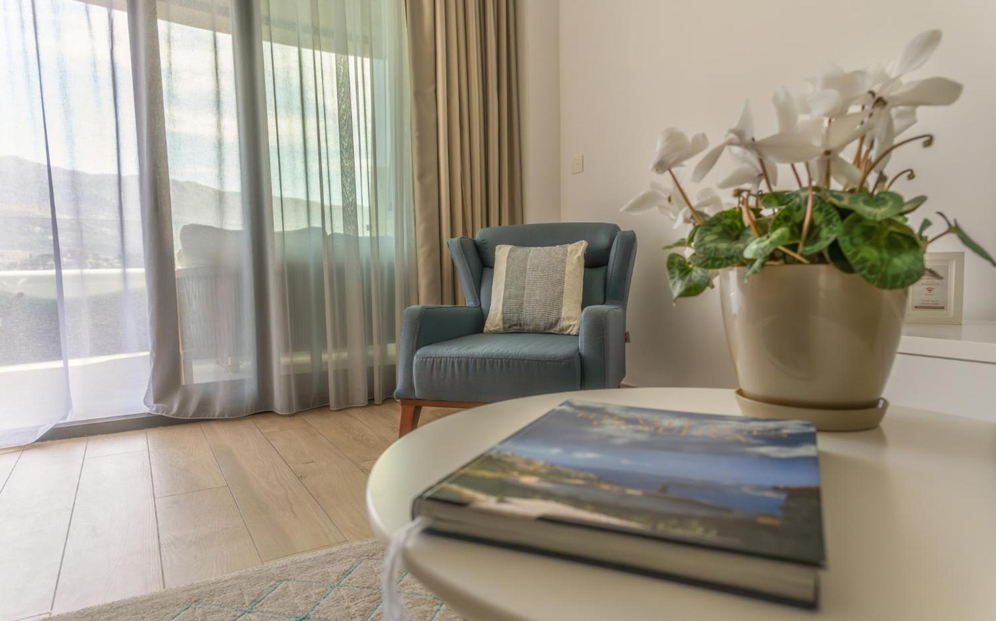 Amare Luxury Apartments view 4