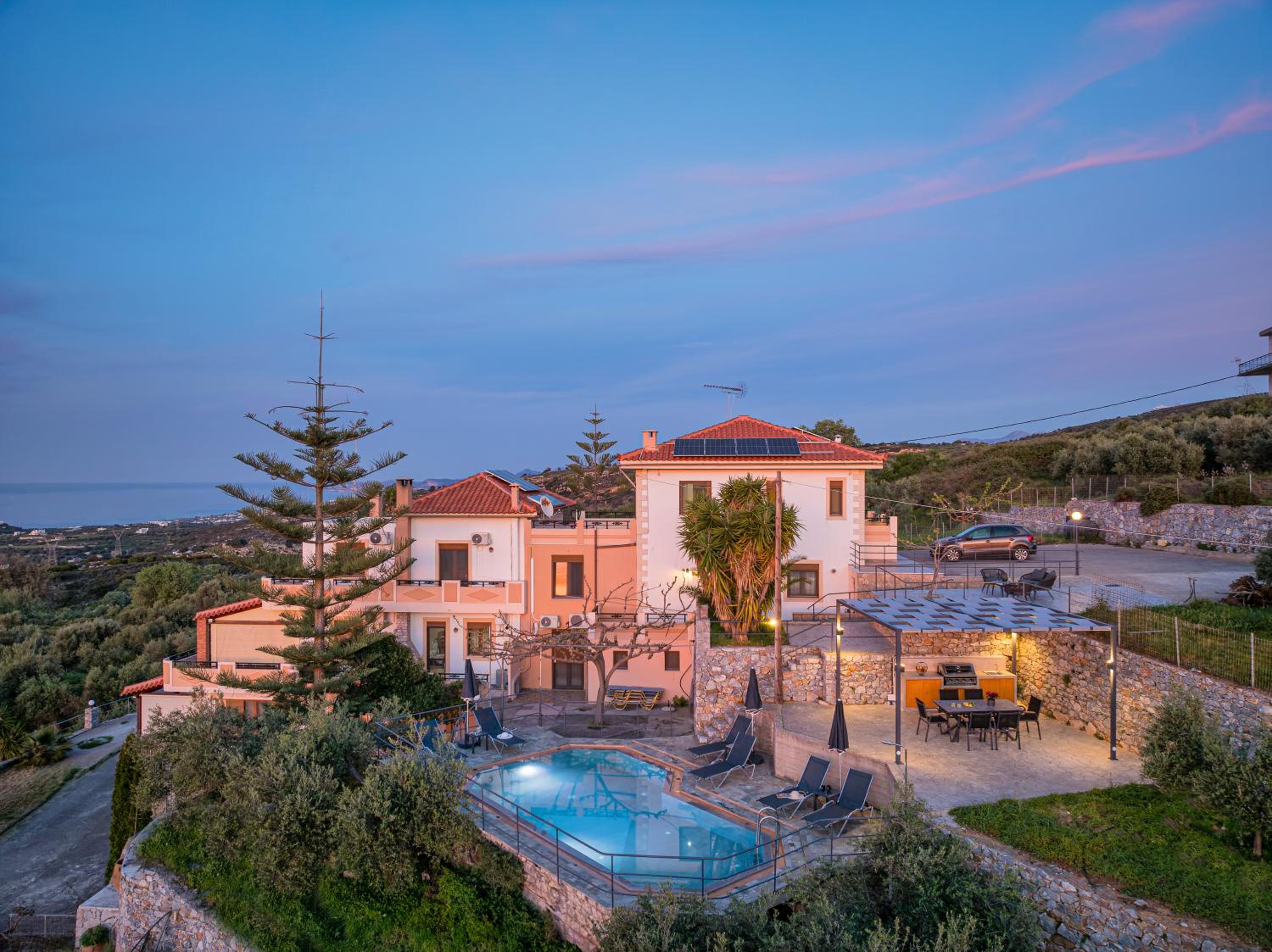 Chrisiis Villa