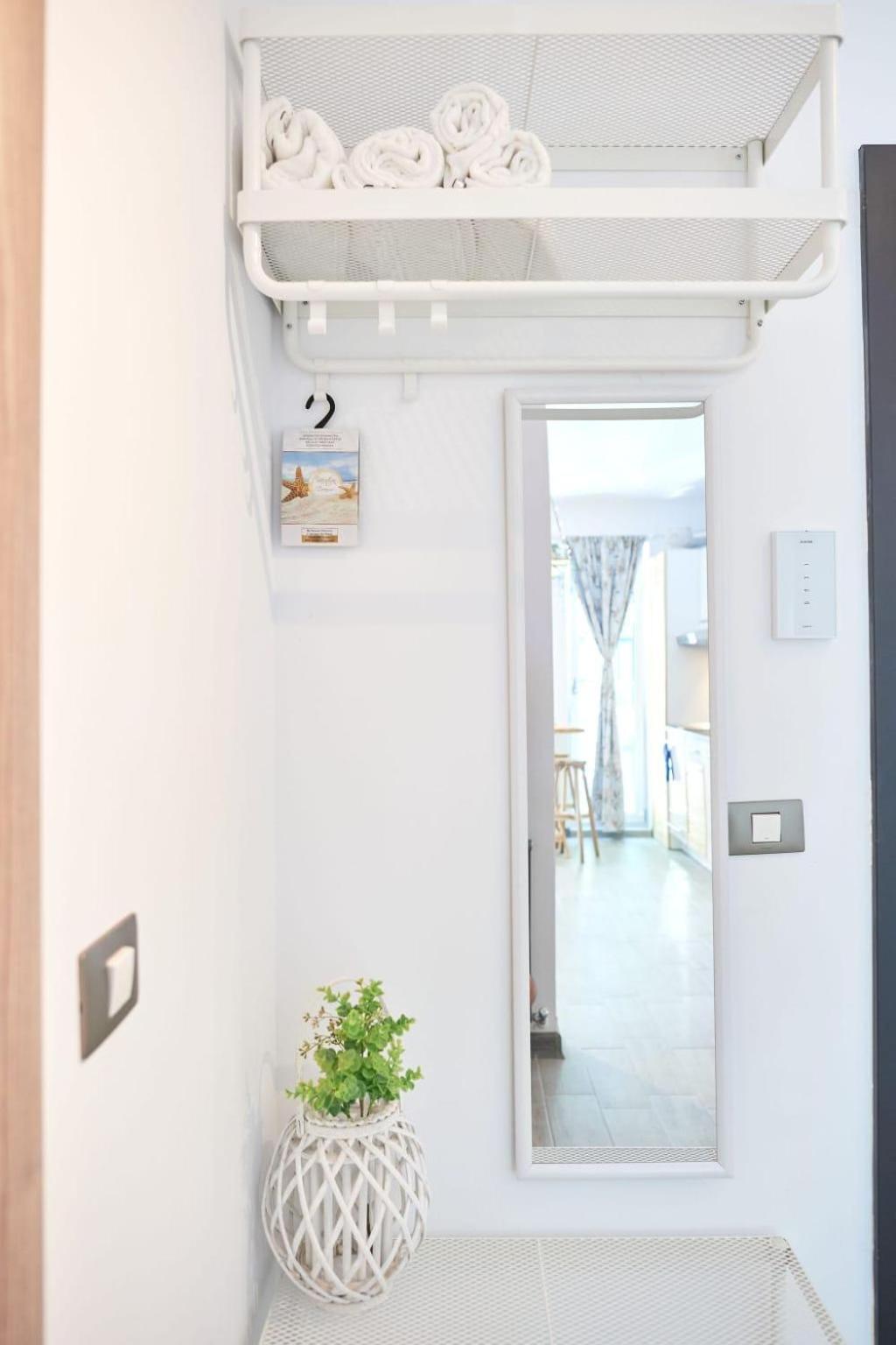 Three Lights Studio by ALZ