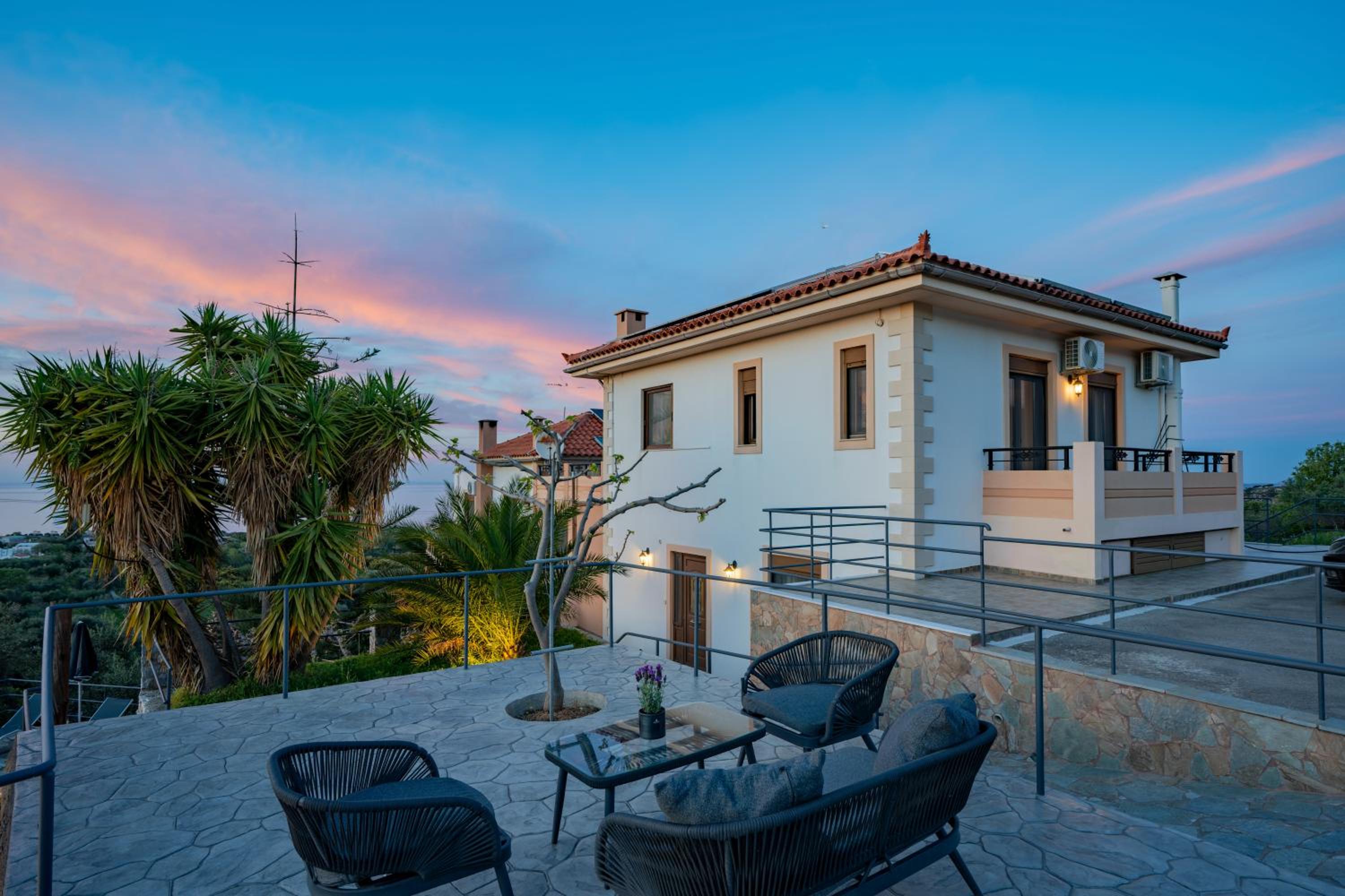 Chrisiis Villa