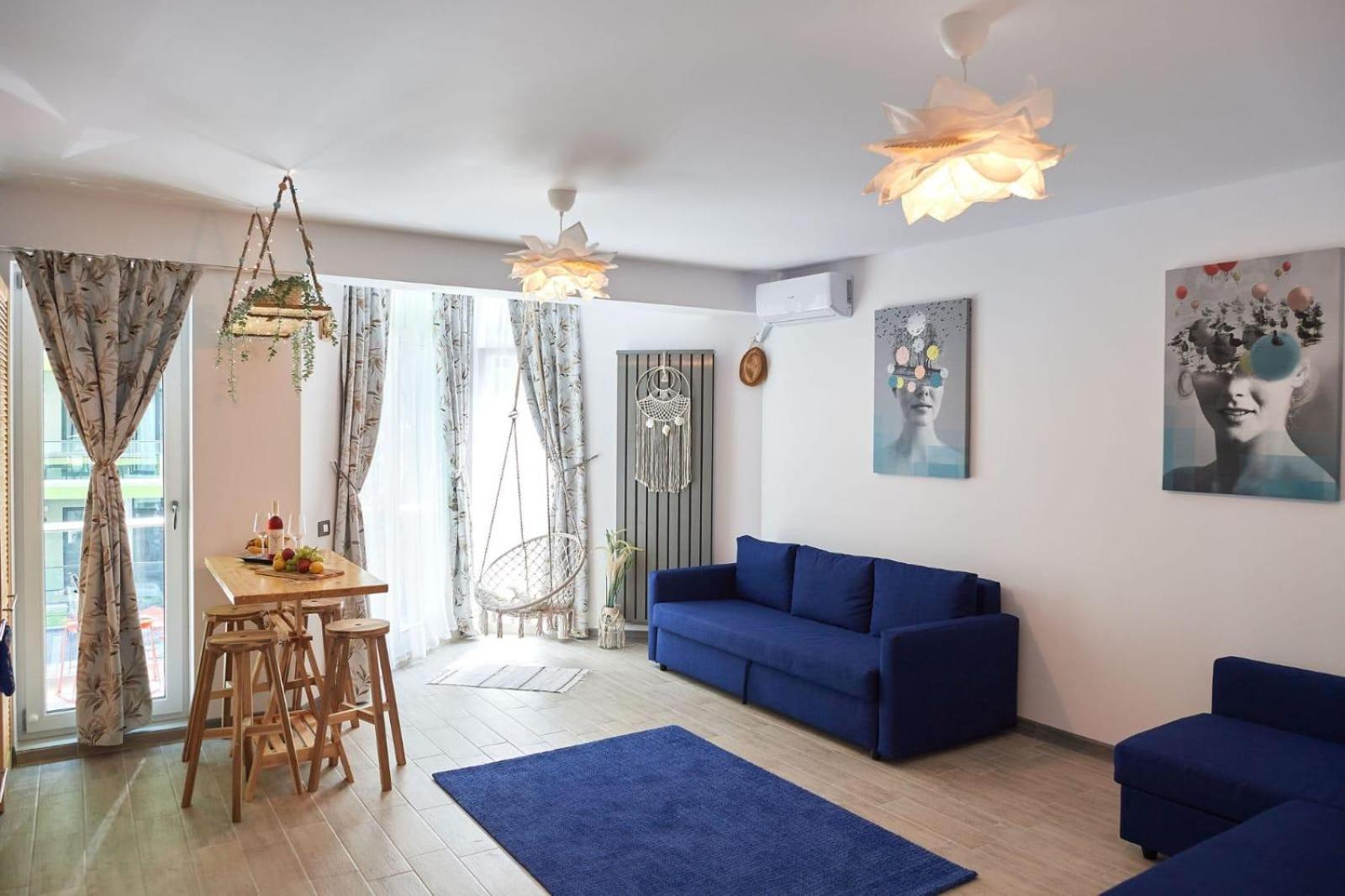 Three Lights Studio by ALZ