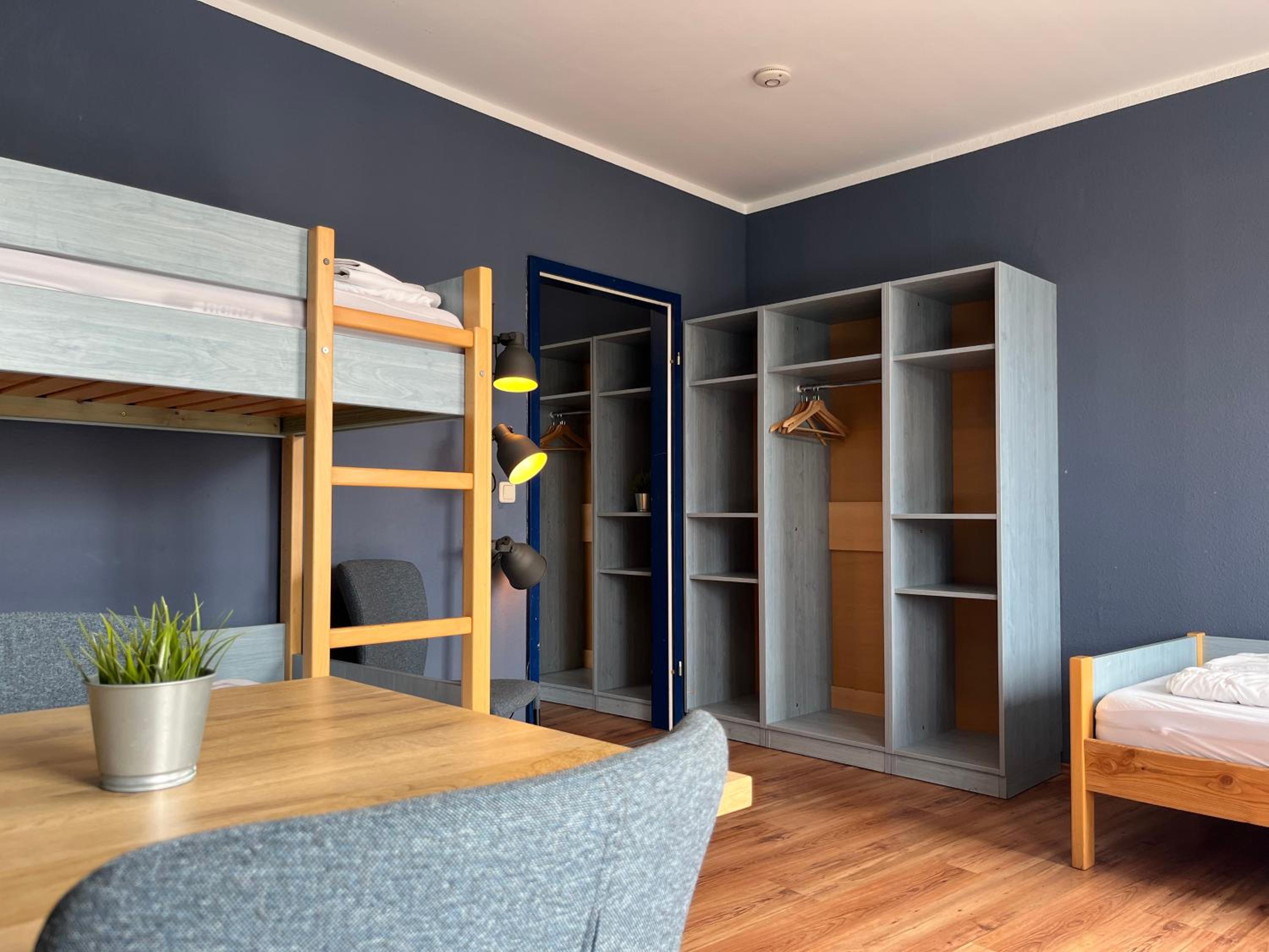 Blue Doors Hostel KTV