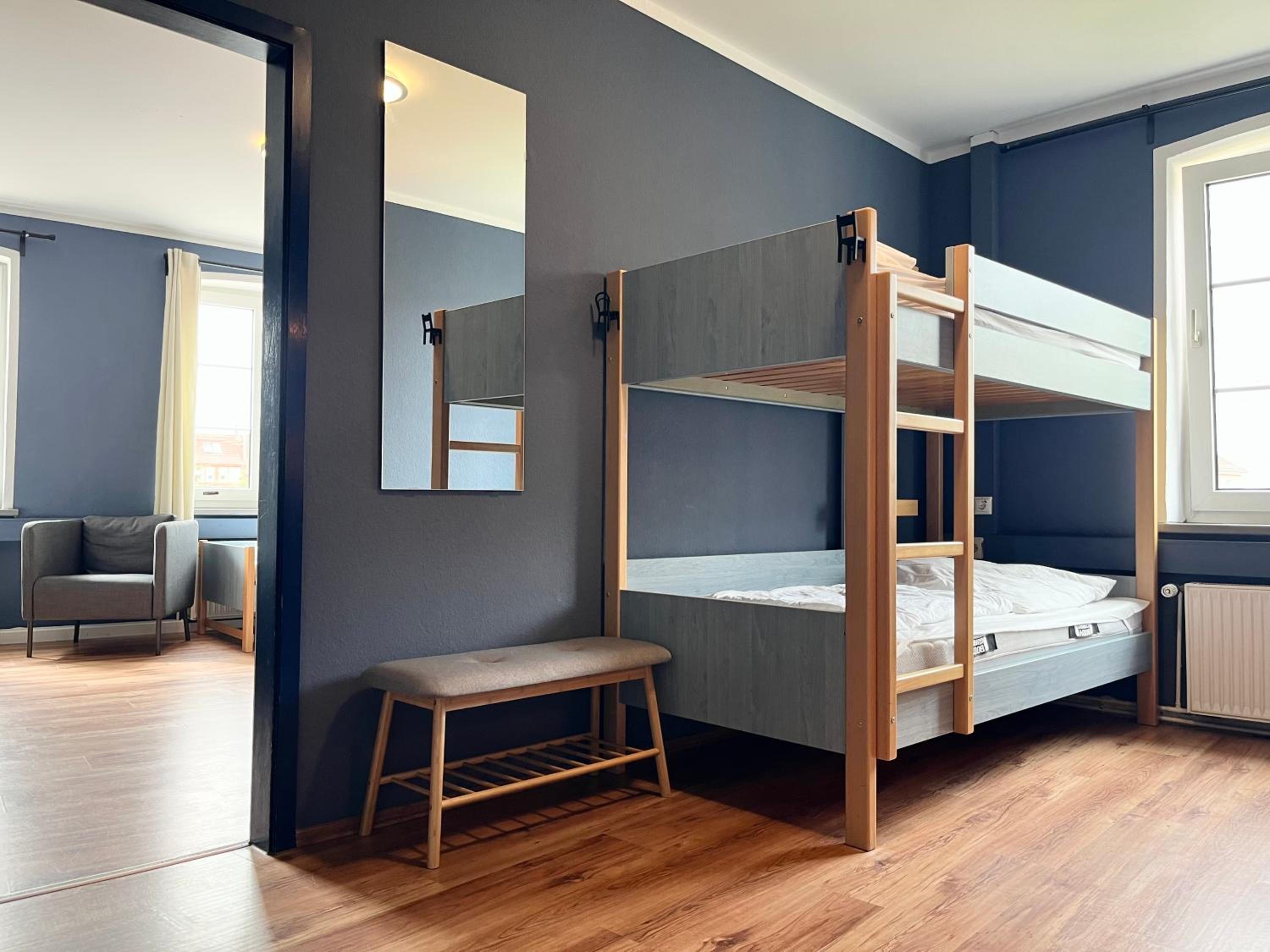 Blue Doors Hostel KTV