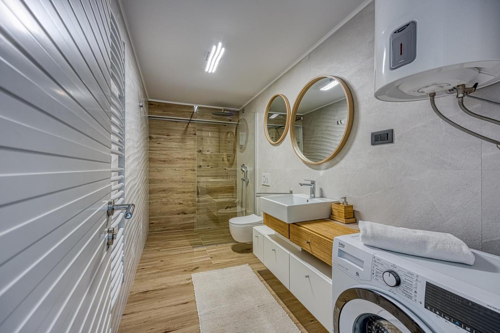 Deluxe Apartment with Whirlpool