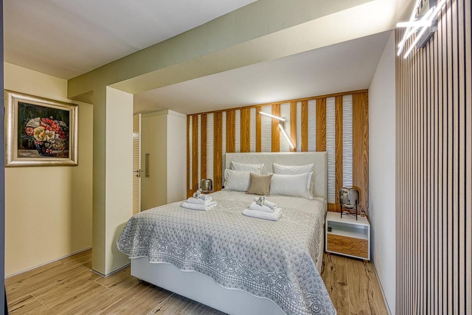 Deluxe Apartment with Whirlpool