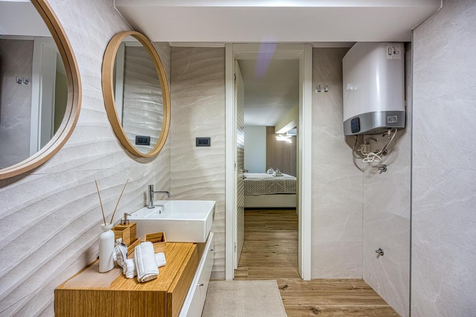 Deluxe Apartment with Whirlpool