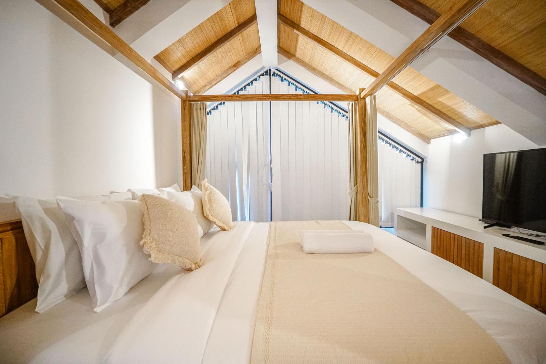 Tiny Villa Nyanyi - Cozy Mezzanine 4 mins from Beach view 4