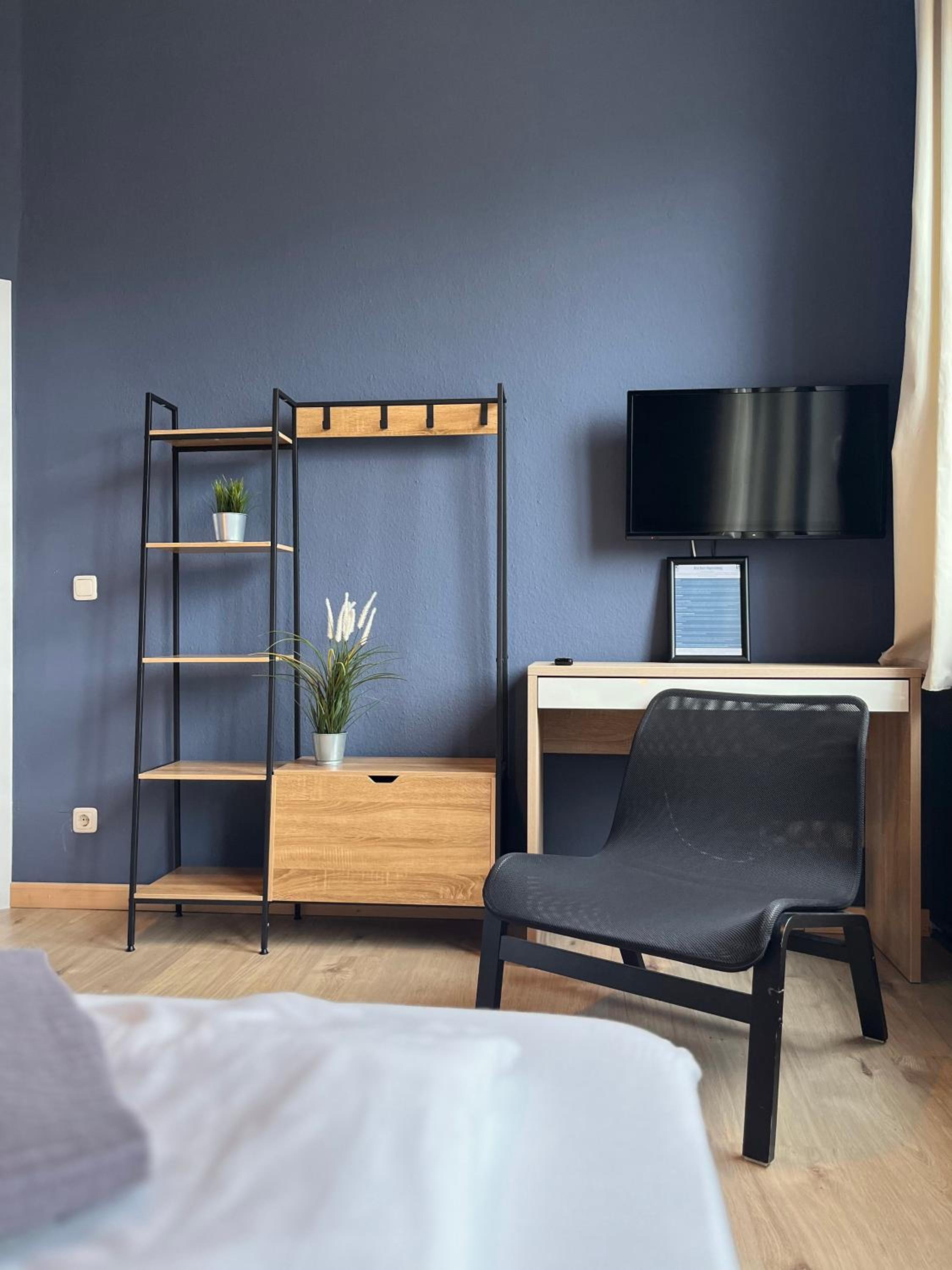 Blue Doors Hostel KTV