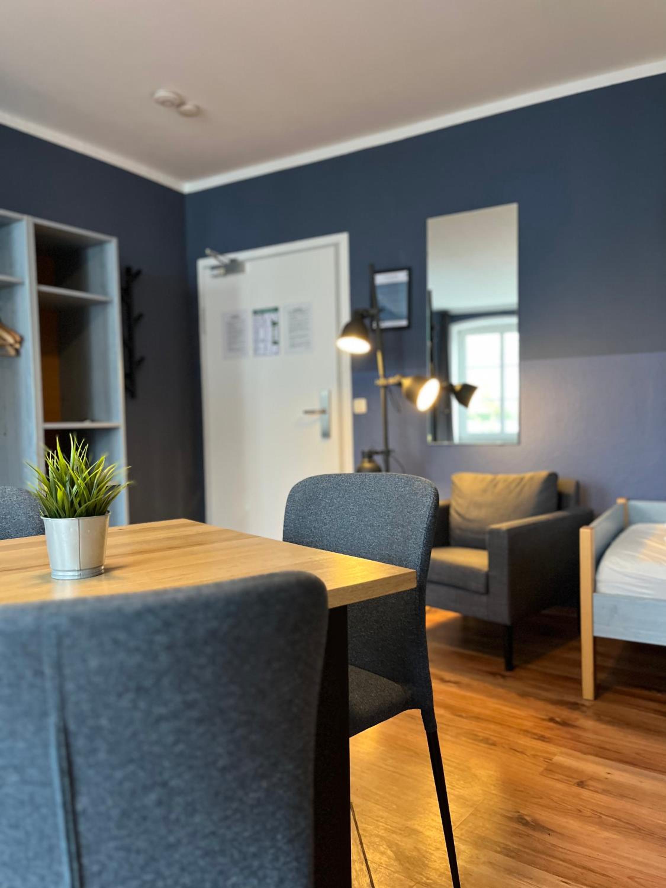 Blue Doors Hostel KTV