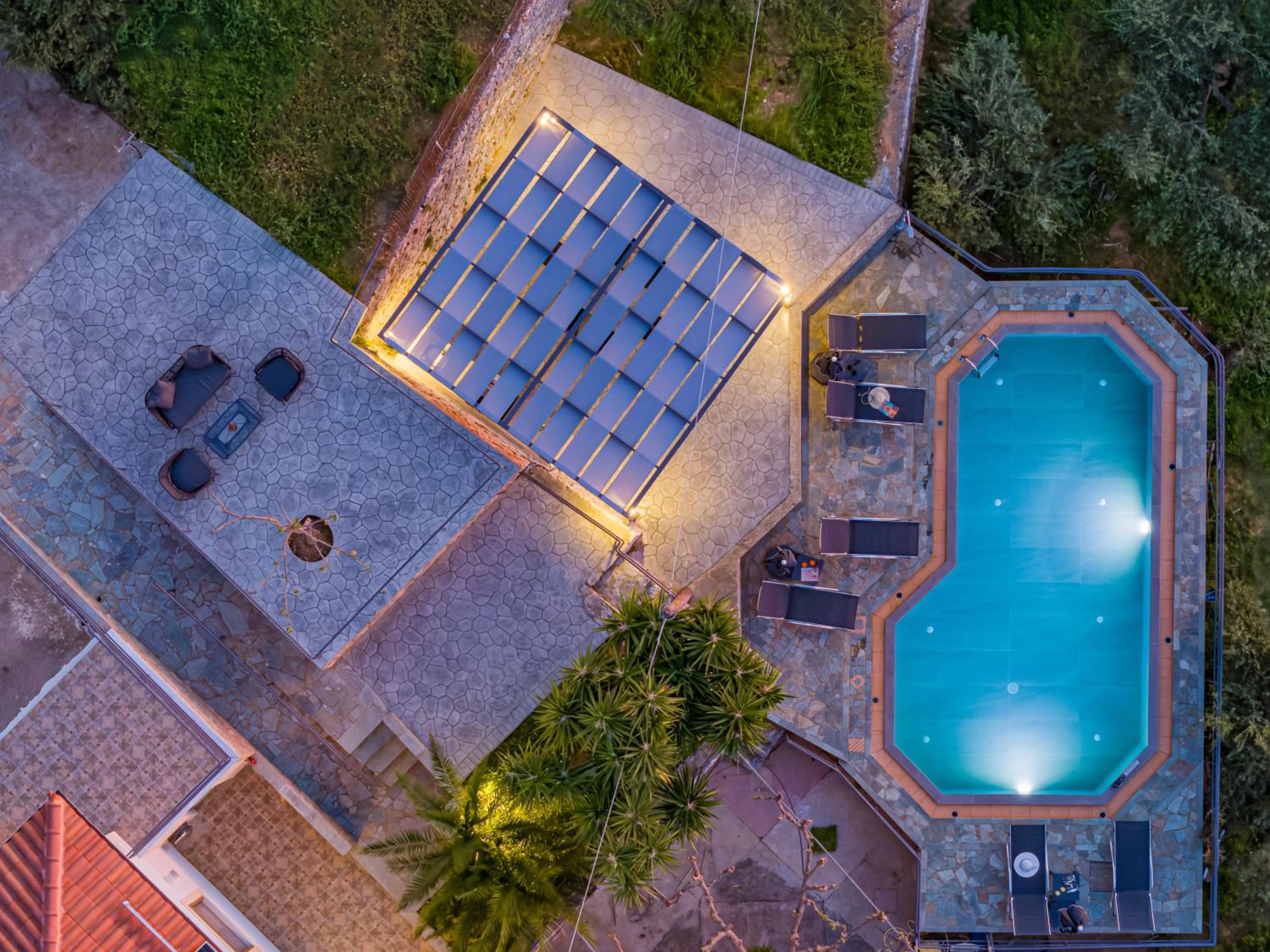 Chrisiis Villa