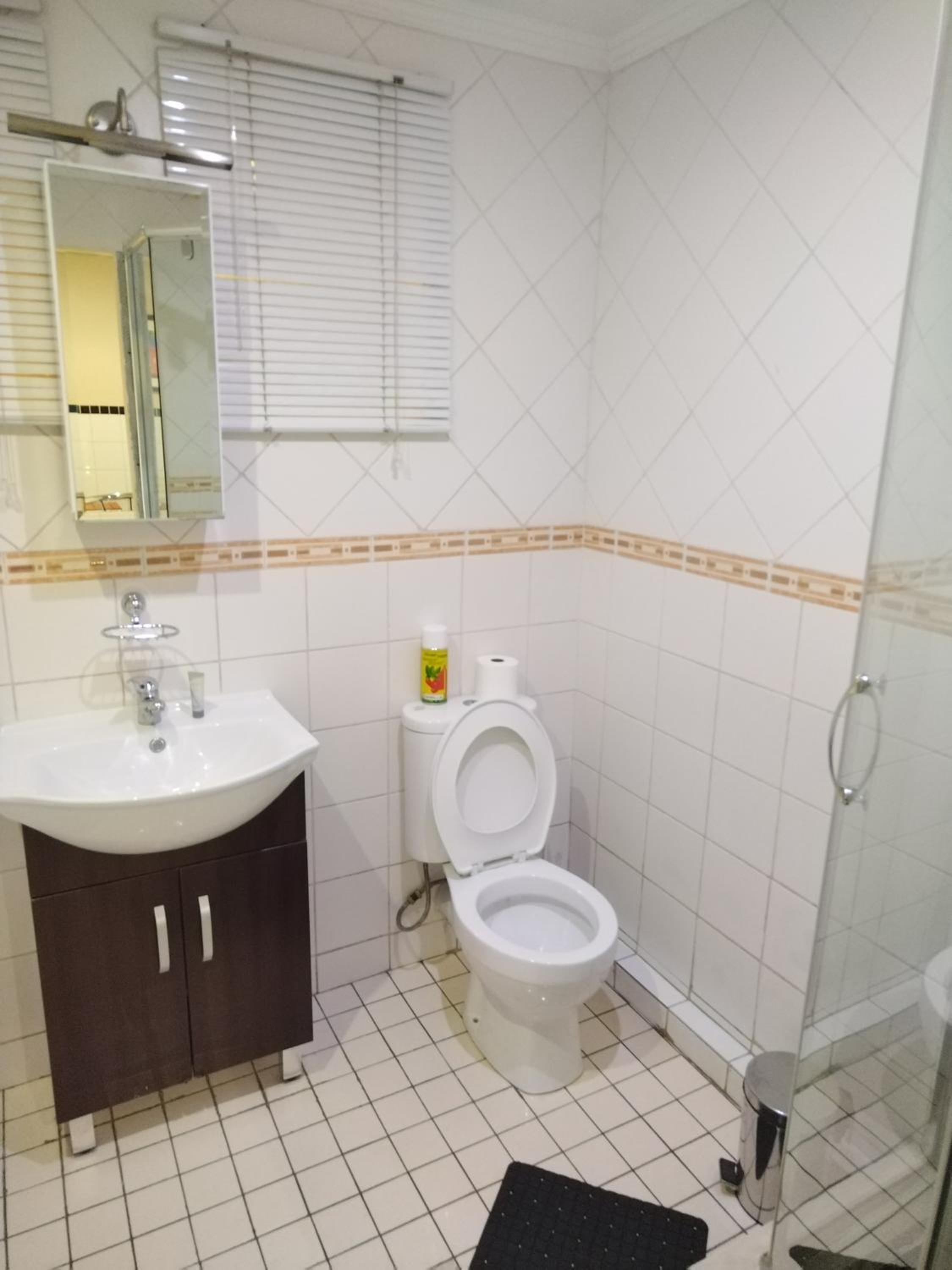 Queen's Place
