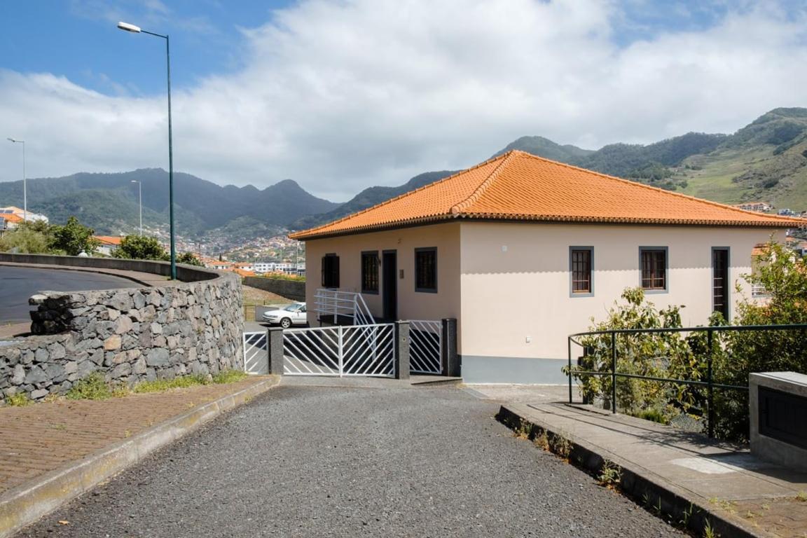 Hotel GuestReady - Lovely stay near Praia de S. Roque - Image 1