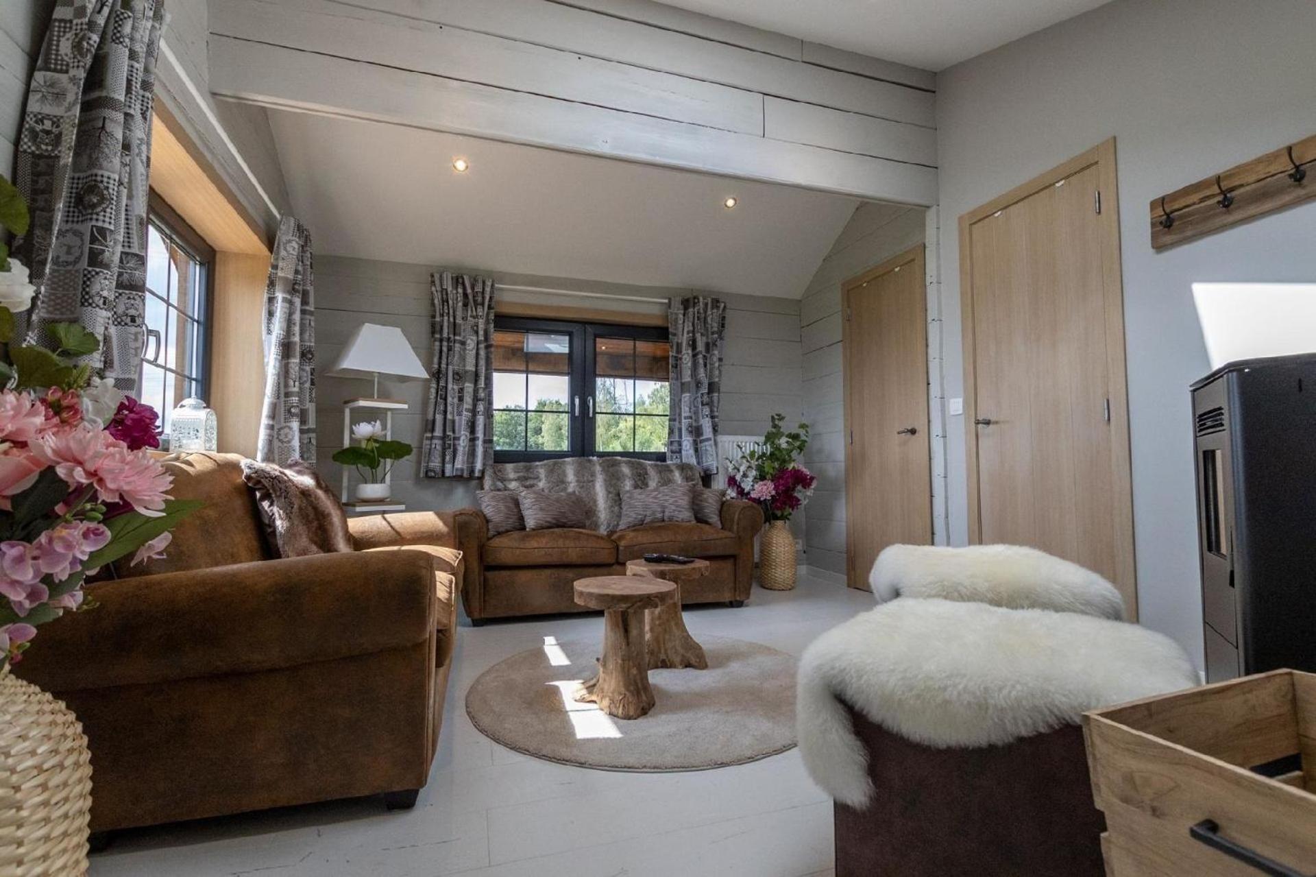 Ferienhaus mit Privatpool für 4 Personen ca 120 qm in Trois-Ponts, Wallonie Spa-Francorchamps und Umgebung