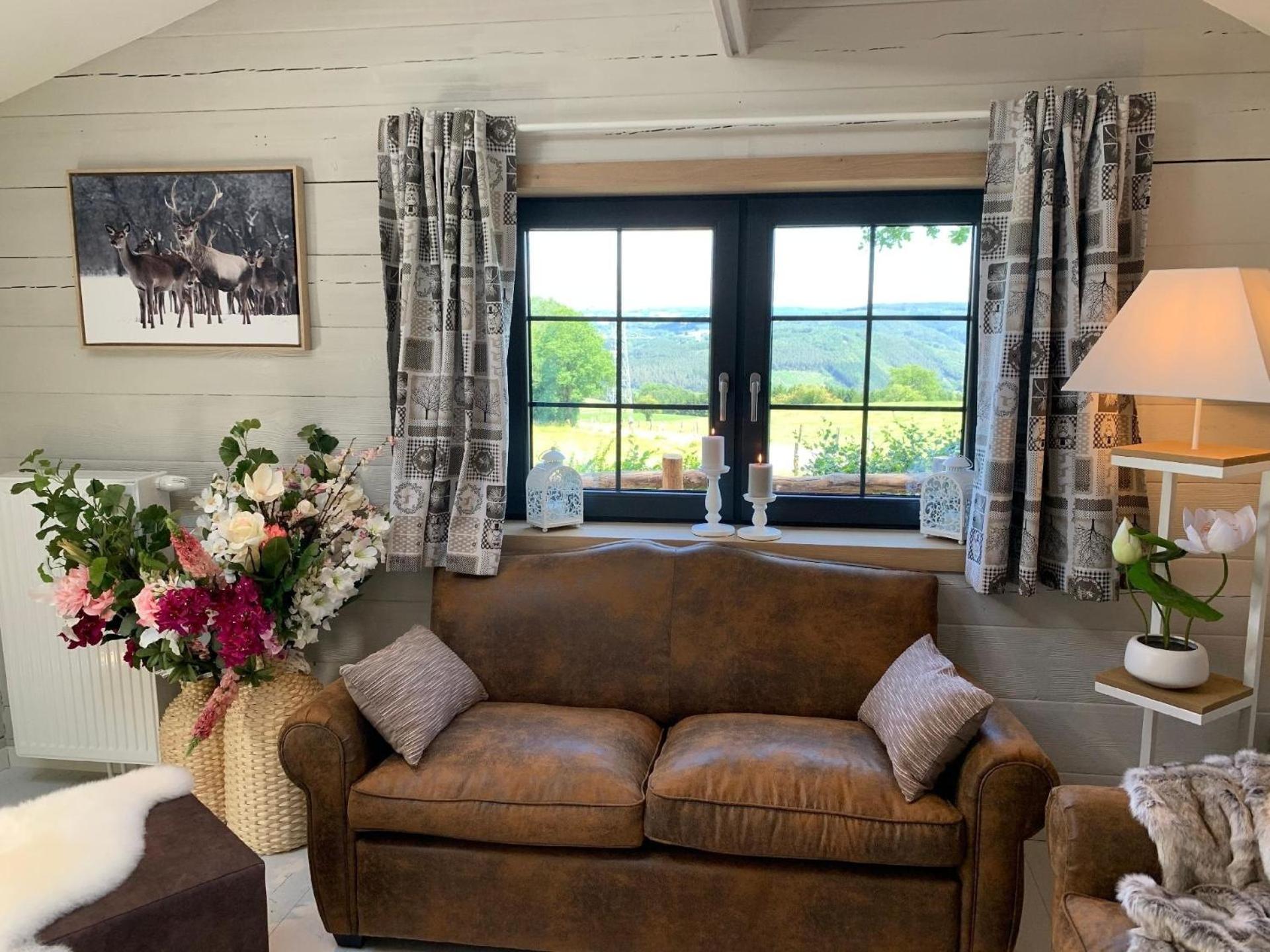 Ferienhaus mit Privatpool für 4 Personen ca 120 qm in Trois-Ponts, Wallonie Spa-Francorchamps und Umgebung