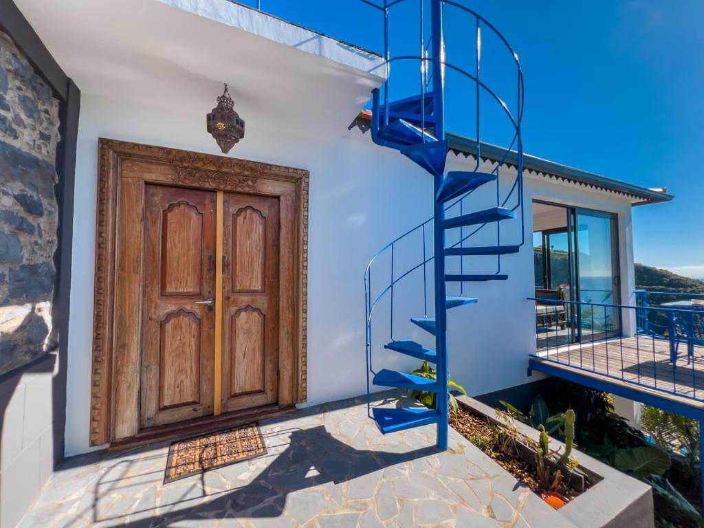 GuestReady - Majestic Retreat in Madeira view 3