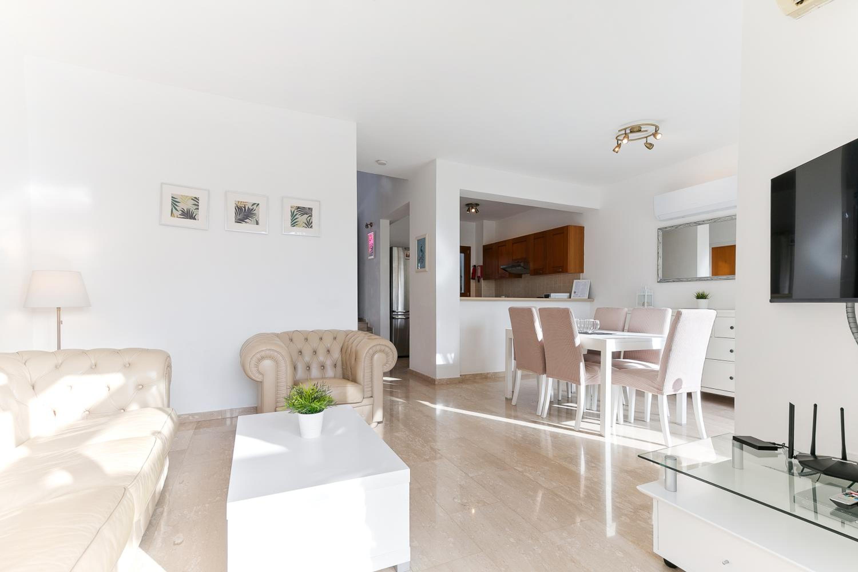 2 bedroom Villa Kornos with private pool and golf views, Aphrodite Hills Resort
