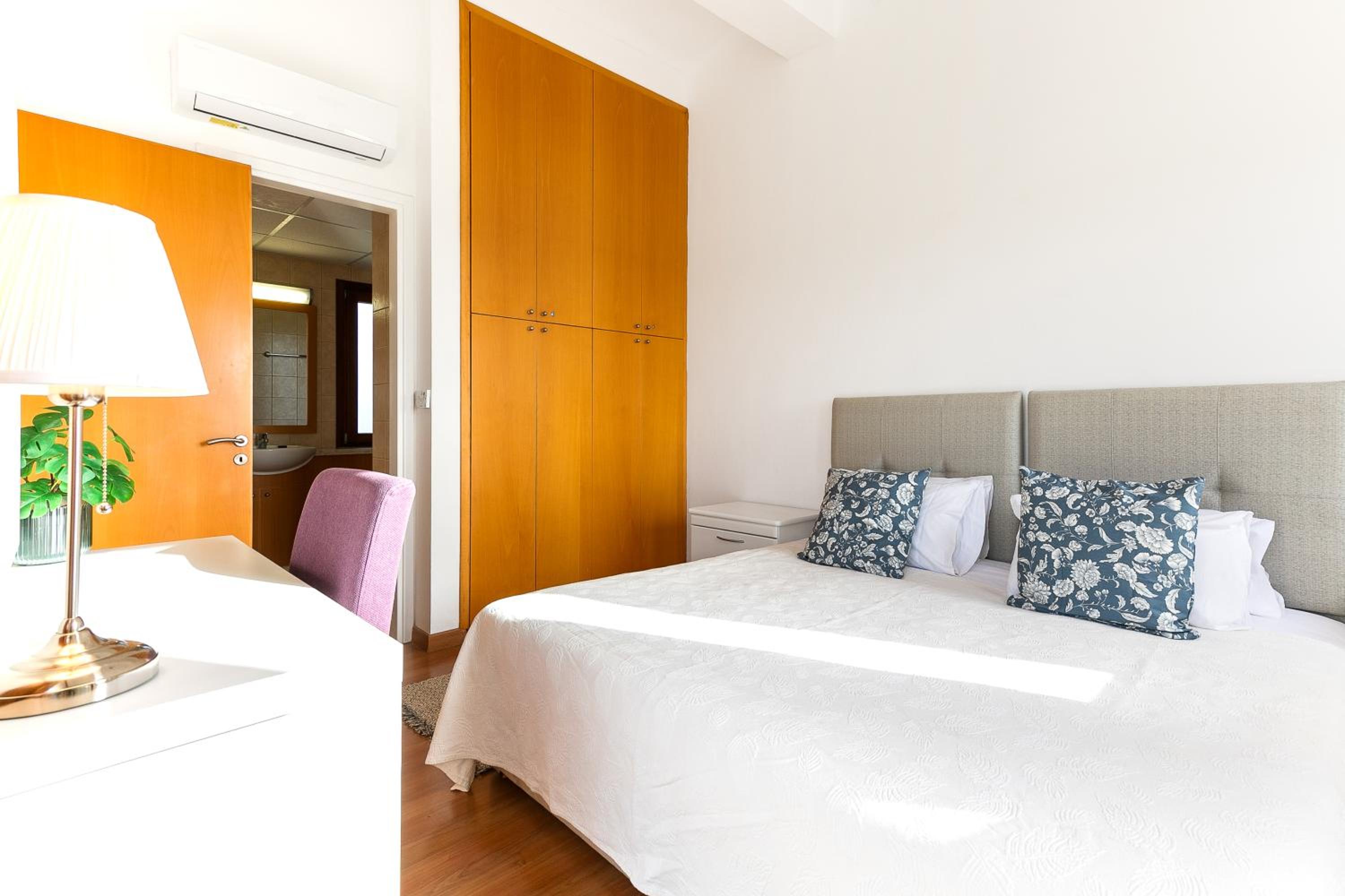 2 bedroom Villa Kornos with private pool and golf views, Aphrodite Hills Resort