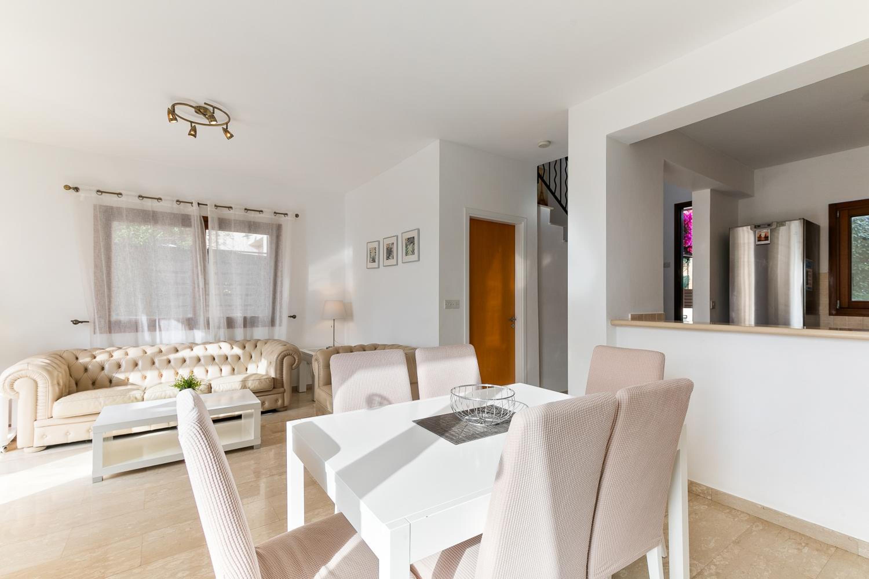 2 bedroom Villa Kornos with private pool and golf views, Aphrodite Hills Resort