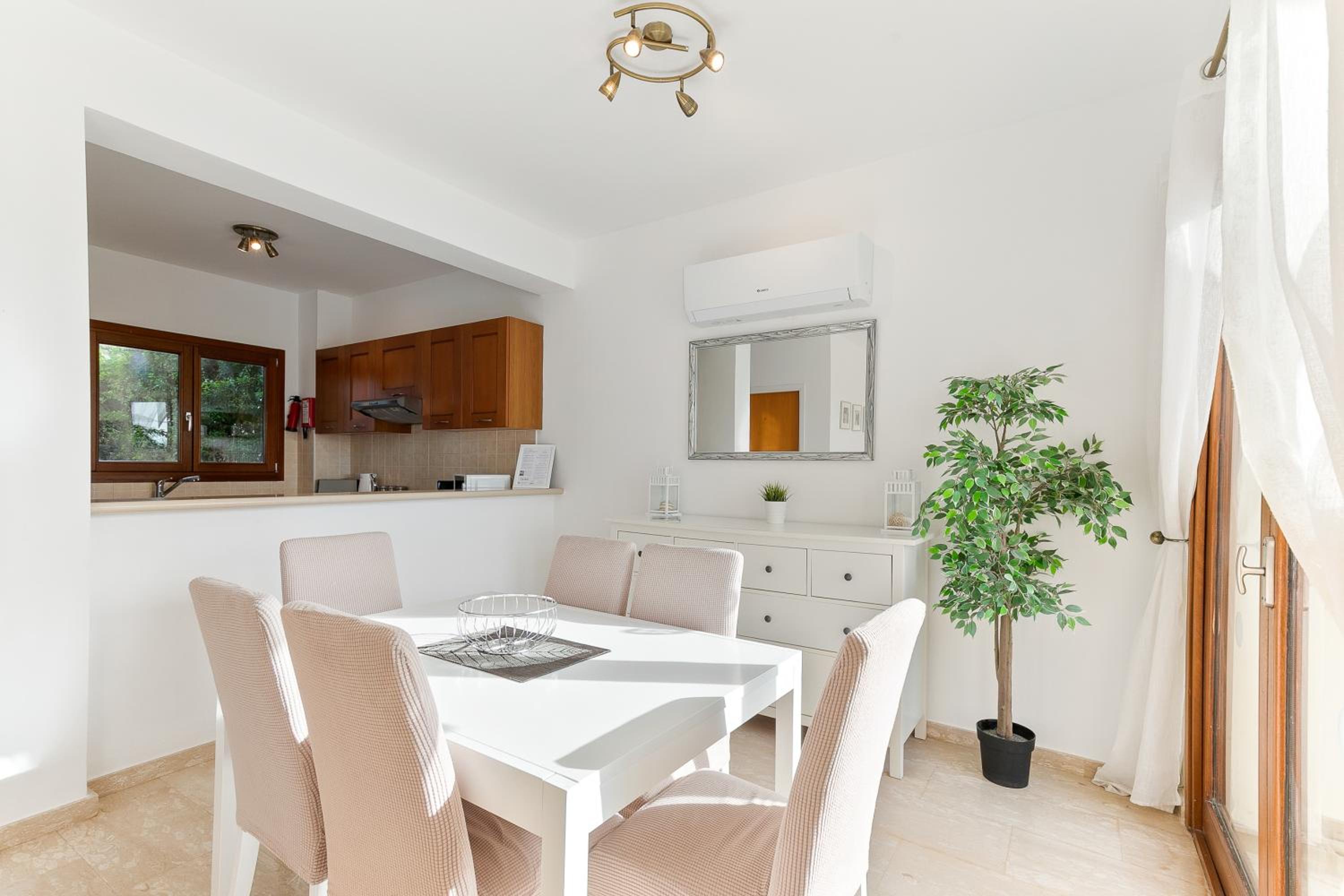 2 bedroom Villa Kornos with private pool and golf views, Aphrodite Hills Resort