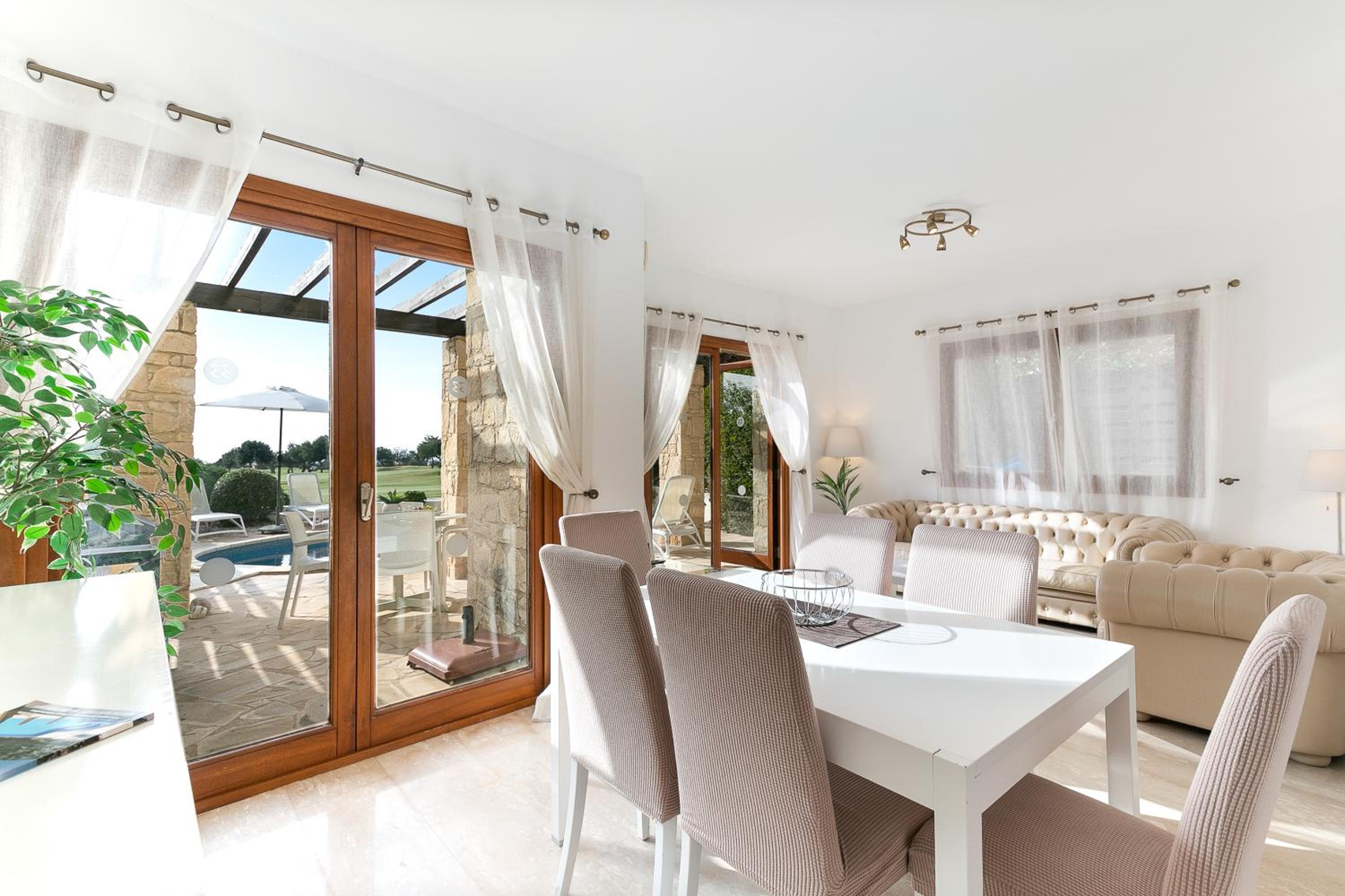 2 bedroom Villa Kornos with private pool and golf views, Aphrodite Hills Resort