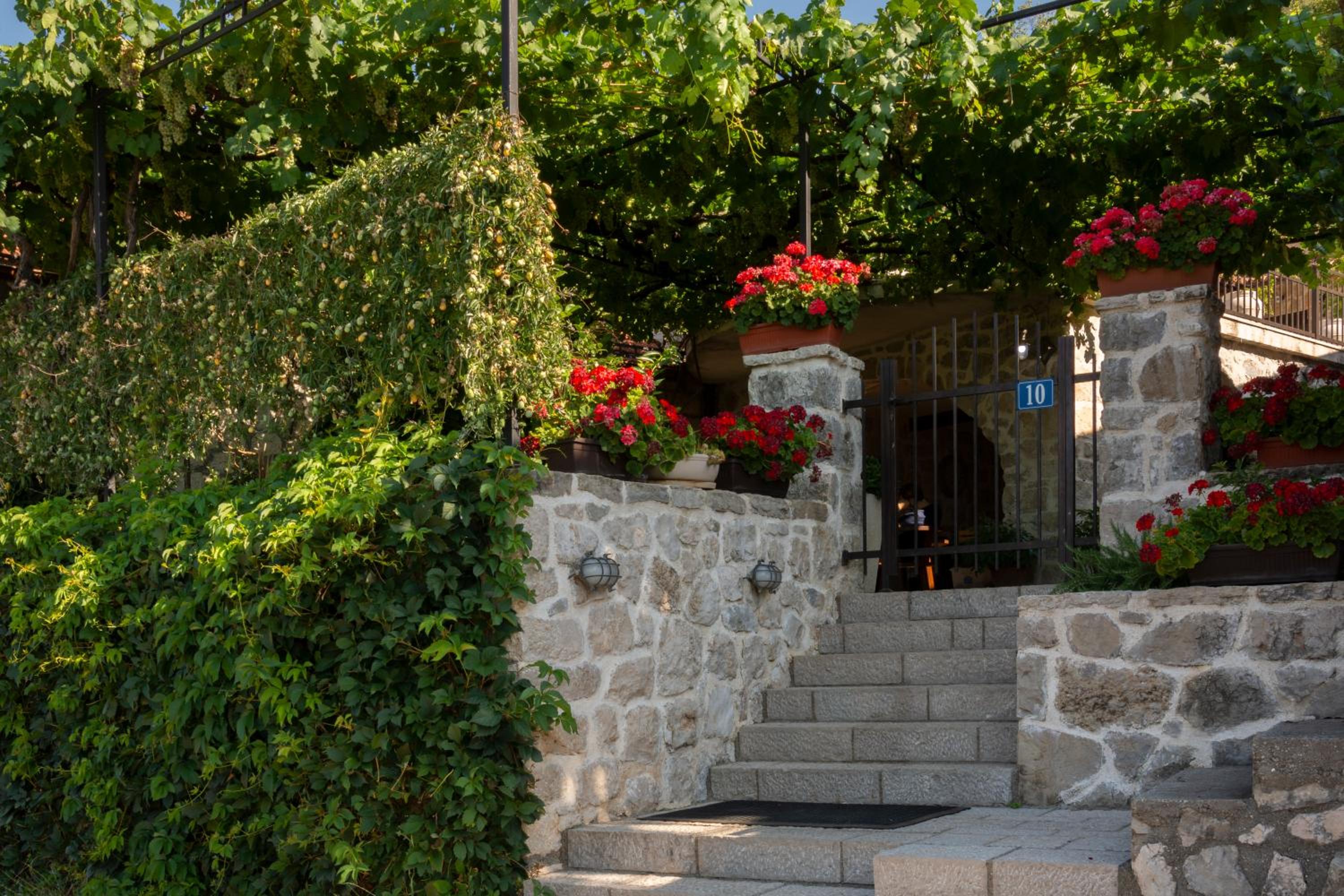 Stone Villa Oblun view 4