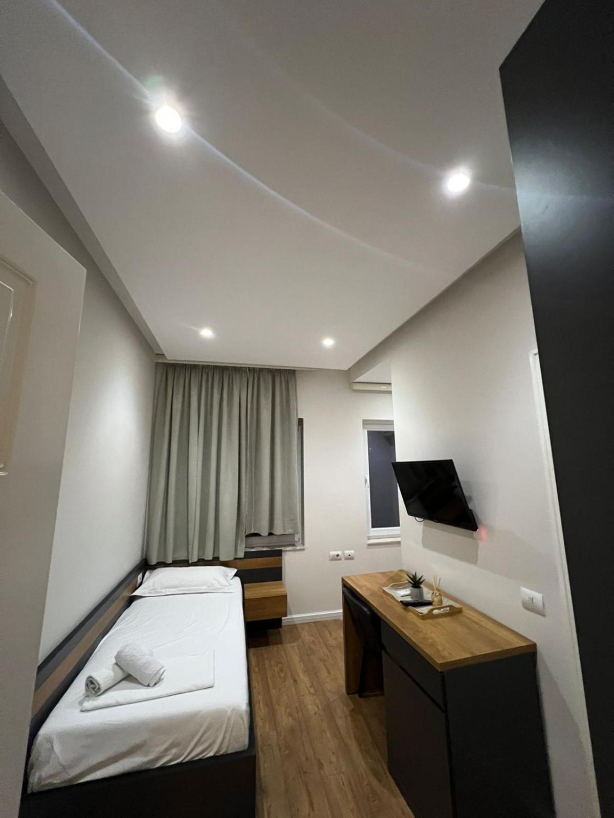 Urban Room 5